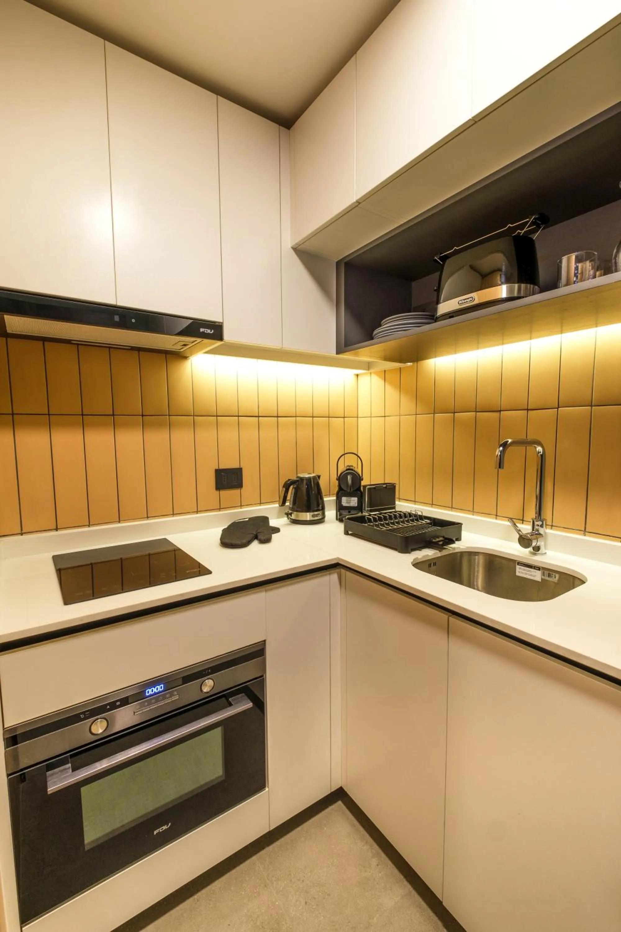 Coffee/tea facilities in APT Serviced Apartments Santiago