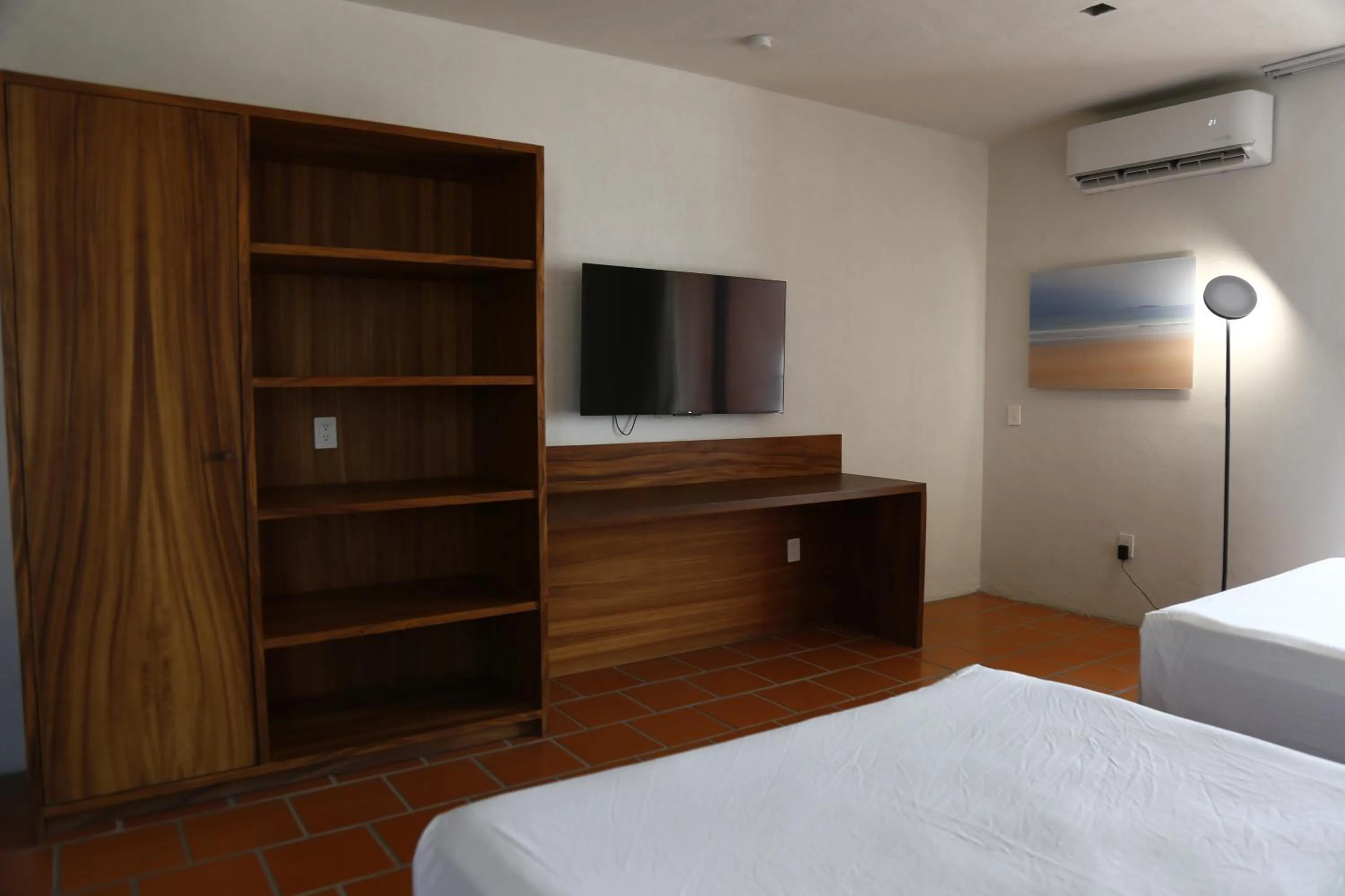 TV and multimedia, Bed in HOTEL AURELIA