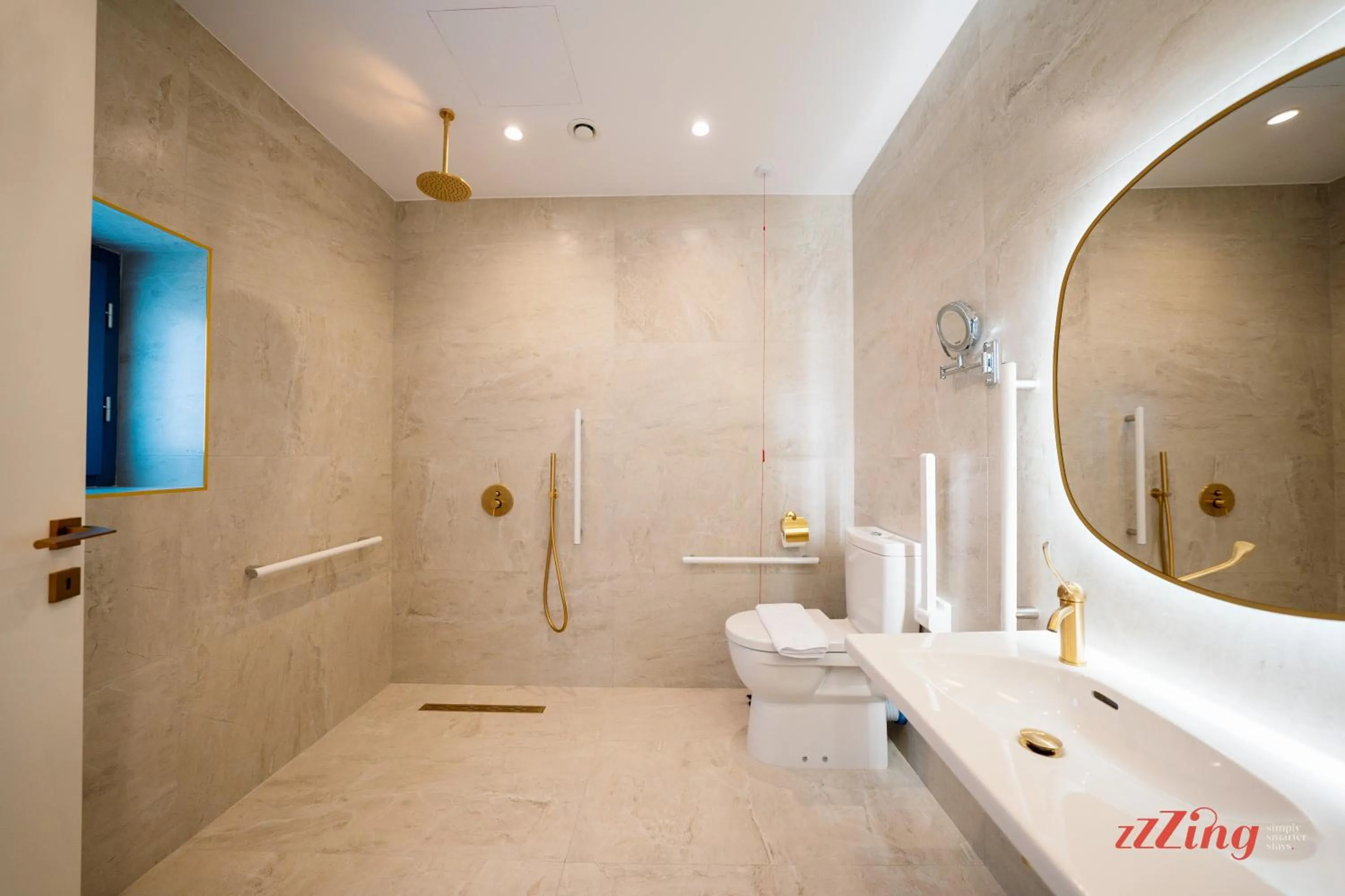 Shower in Avalon Boutique