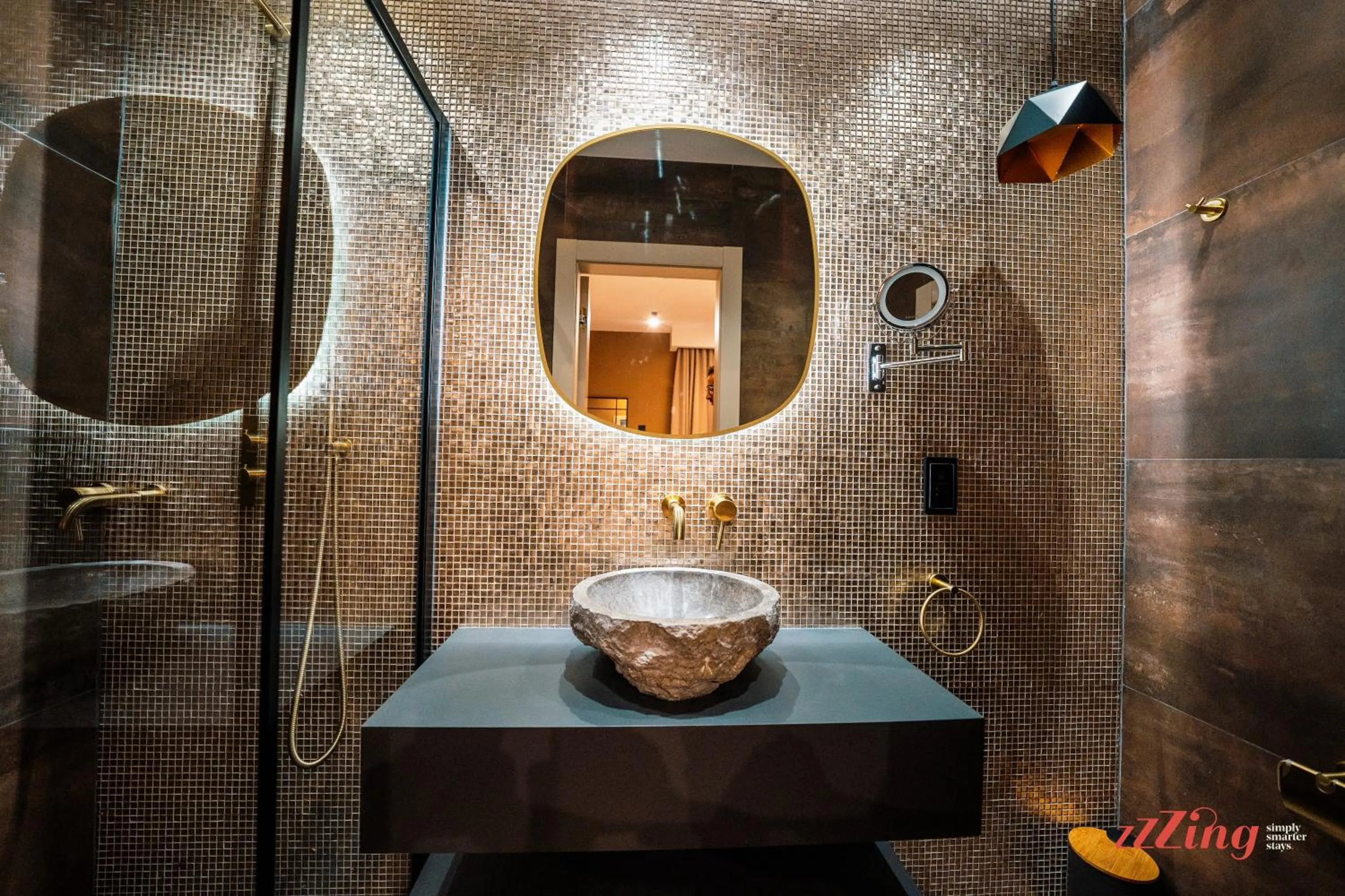 Shower in Avalon Boutique