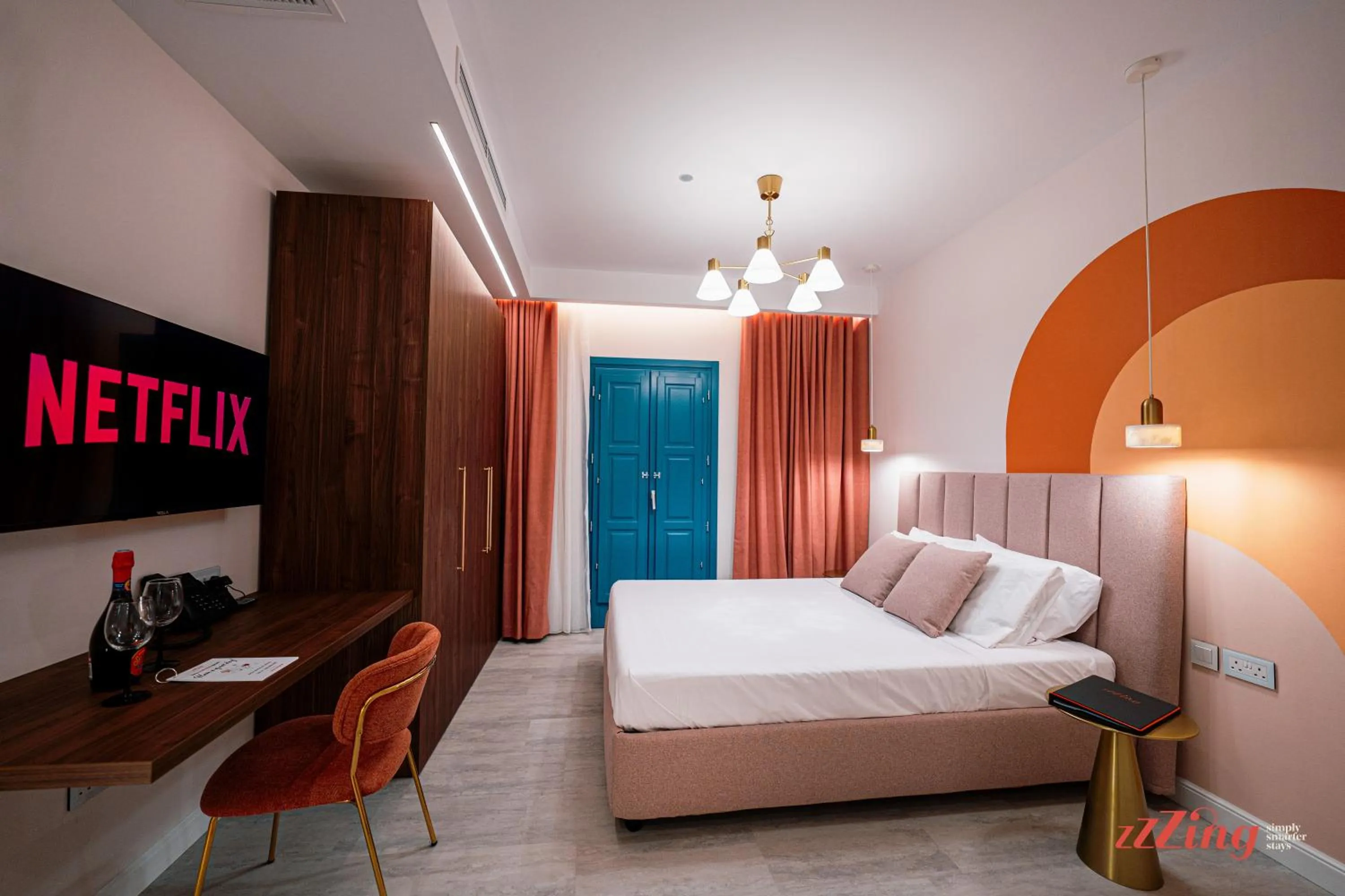 TV and multimedia, Bed in Avalon Boutique