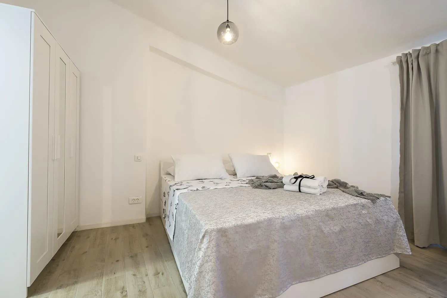 Bed in Studio Apartments Petar in old part of town