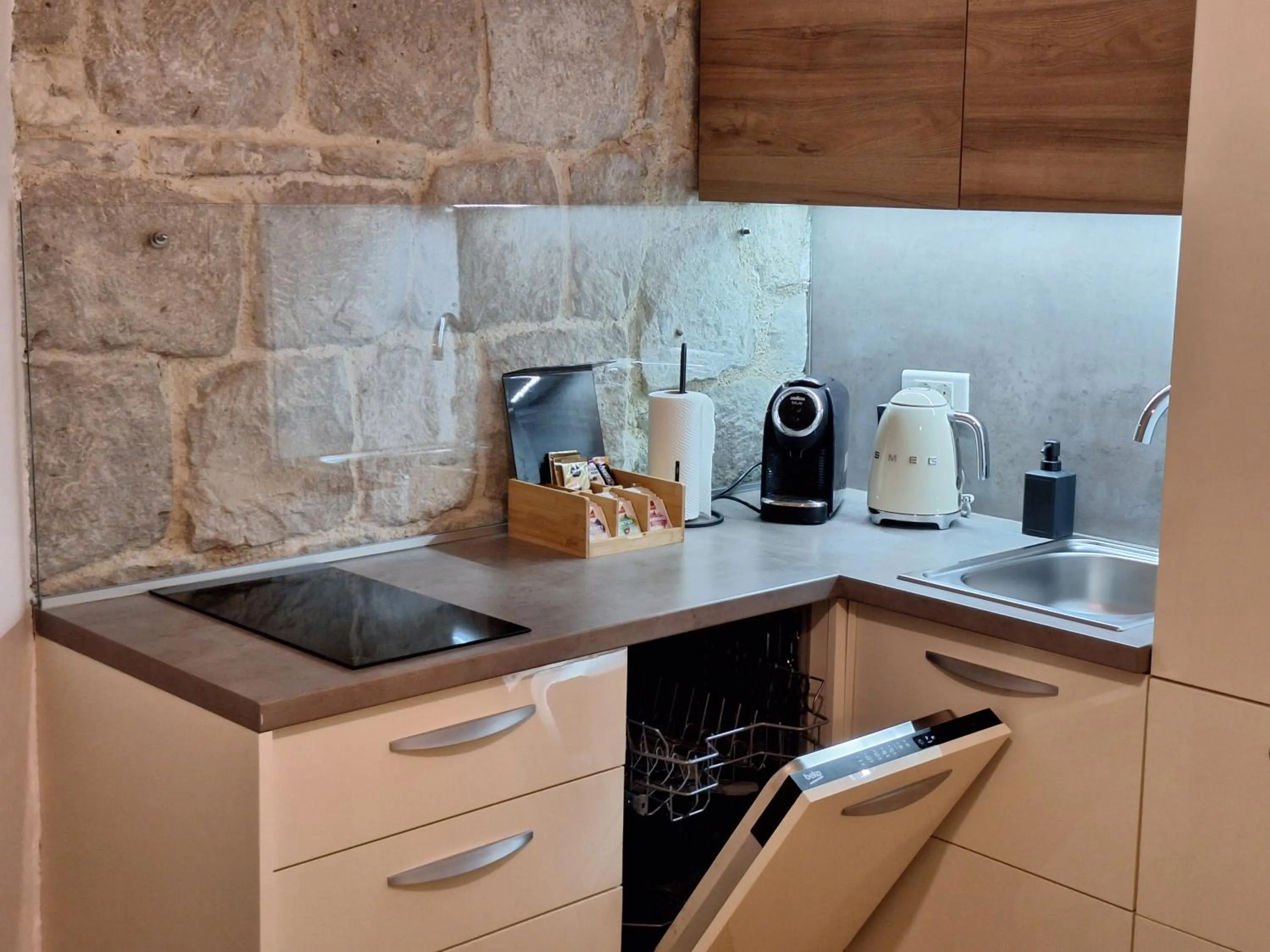 Studio Apartments Petar in old part of town