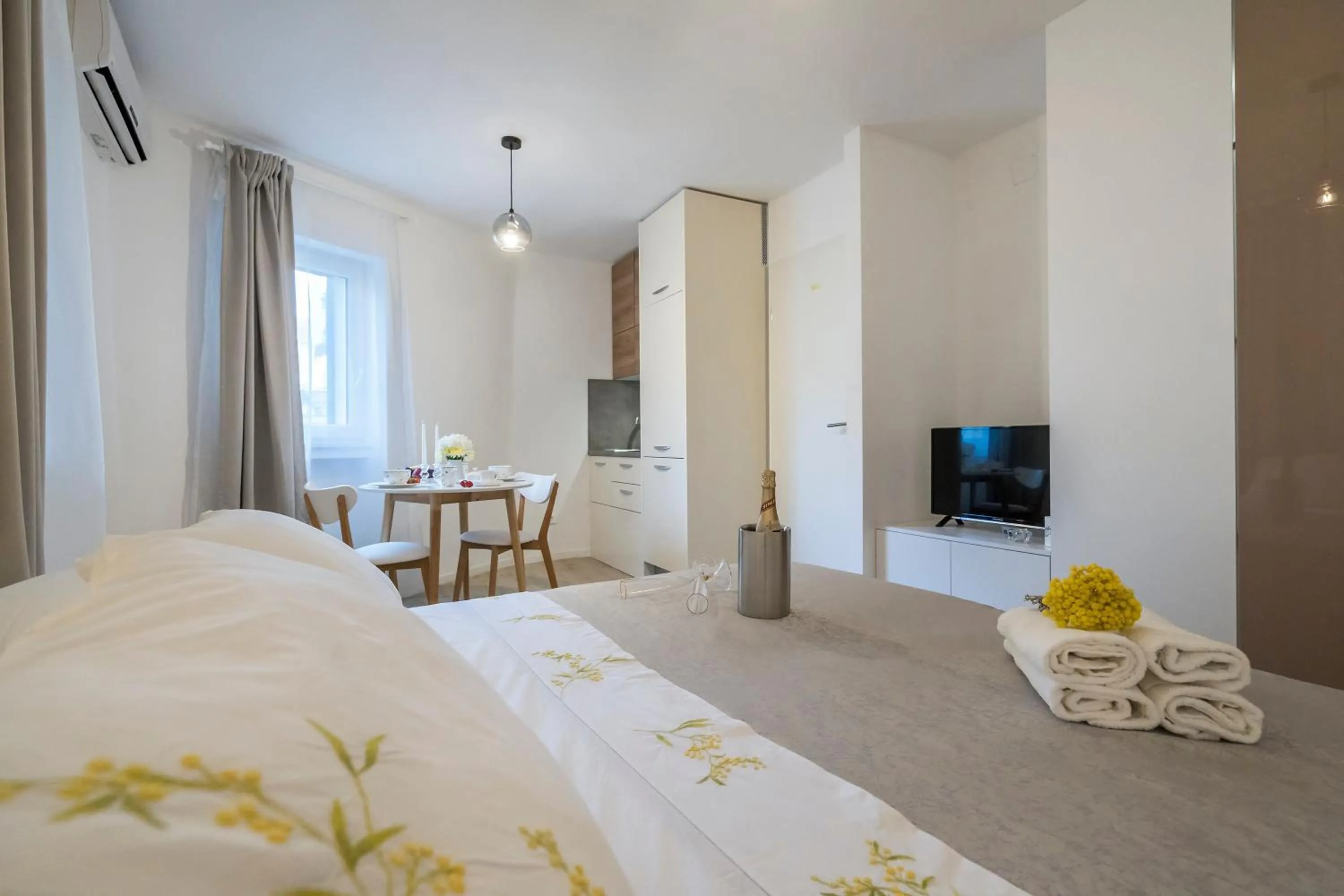 Photo of the whole room, Bed in Studio Apartments Petar in old part of town