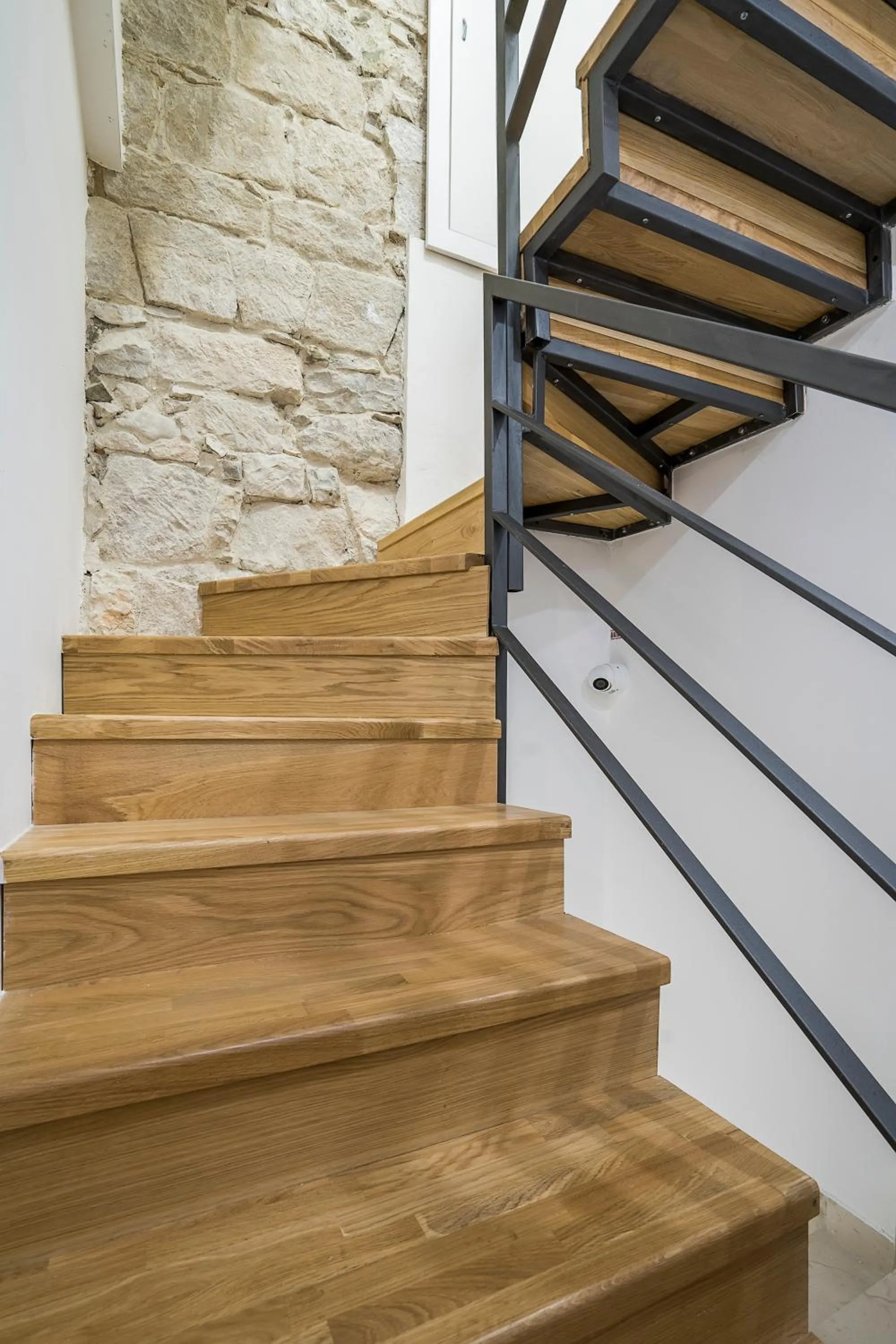 Studio Apartments Petar in old part of town