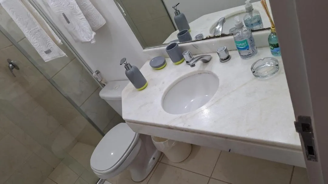 Toilet in FLAT in DENTRO DO HOTEL 4 ESTRELAS - RUA DIOGO MOREIRA 247 , CORAÇÃO DA FARIA LIMA - ÓTIMA LOCALIZAÇÃO, e CONFORTO