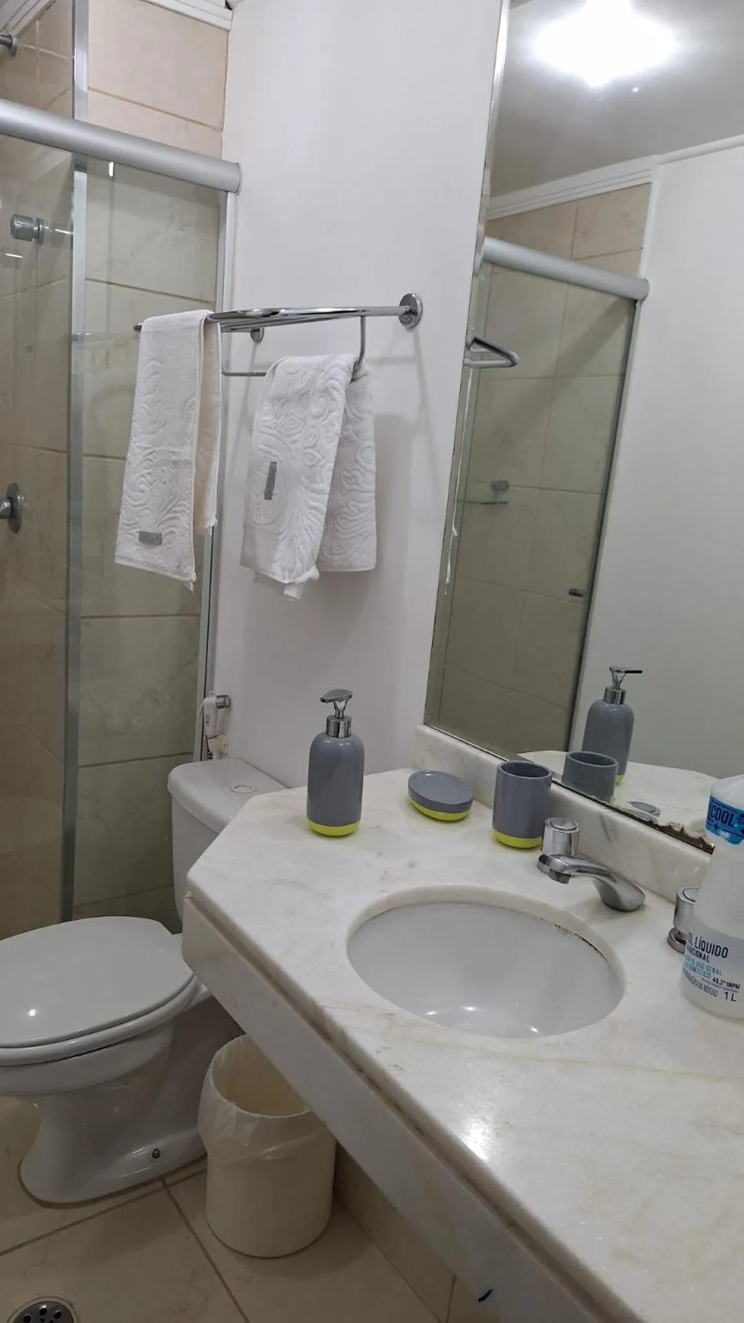 Bathroom in FLAT in DENTRO DO HOTEL 4 ESTRELAS - RUA DIOGO MOREIRA 247 , CORAÇÃO DA FARIA LIMA - ÓTIMA LOCALIZAÇÃO, e CONFORTO