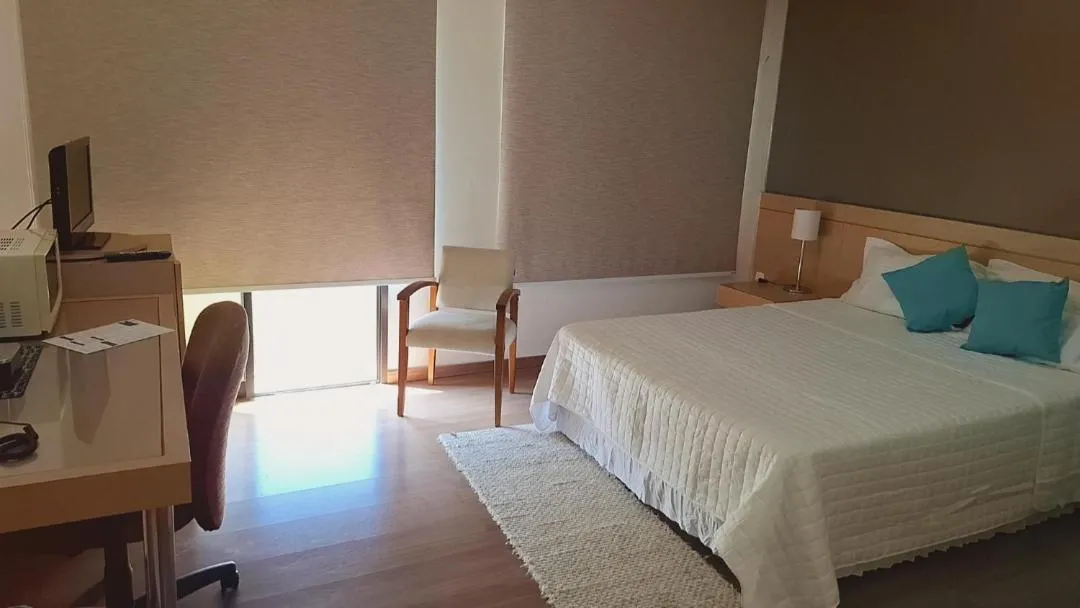Photo of the whole room, Bed in FLAT in DENTRO DO HOTEL 4 ESTRELAS - RUA DIOGO MOREIRA 247 , CORAÇÃO DA FARIA LIMA - ÓTIMA LOCALIZAÇÃO, e CONFORTO