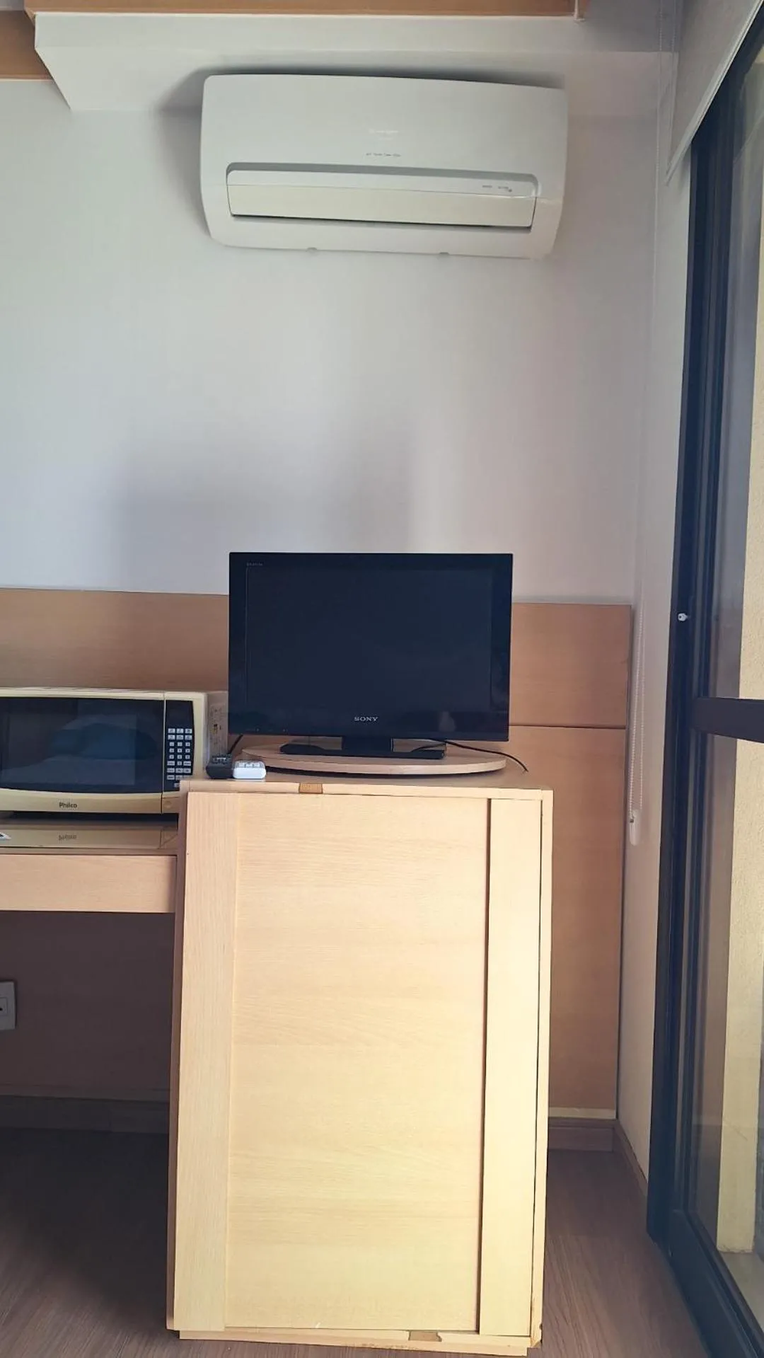 TV and multimedia in FLAT in DENTRO DO HOTEL 4 ESTRELAS - RUA DIOGO MOREIRA 247 , CORAÇÃO DA FARIA LIMA - ÓTIMA LOCALIZAÇÃO, e CONFORTO