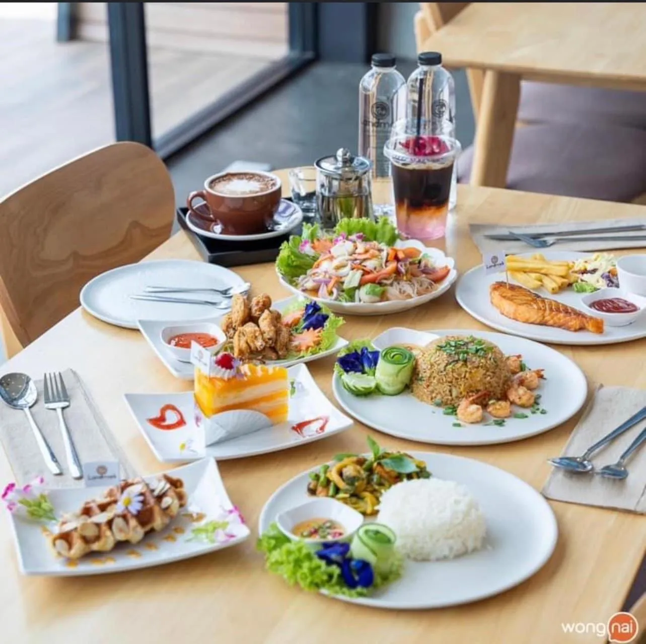 Food and drinks in The Landmark Resort And Villa