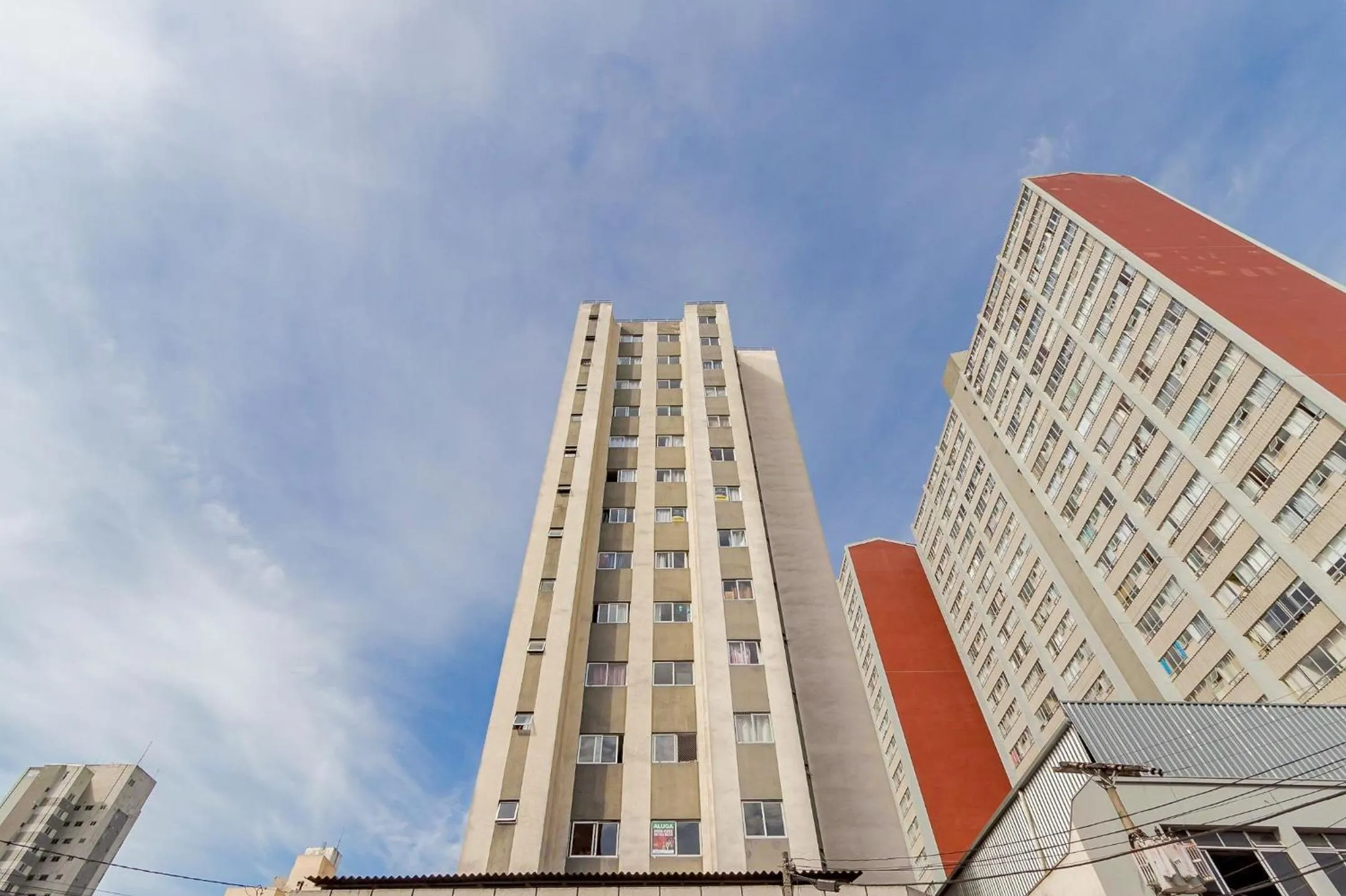 Facade/entrance in Ed. Charlie Chaplin | Prédio no coração de Curitiba | Gonzaga Stays