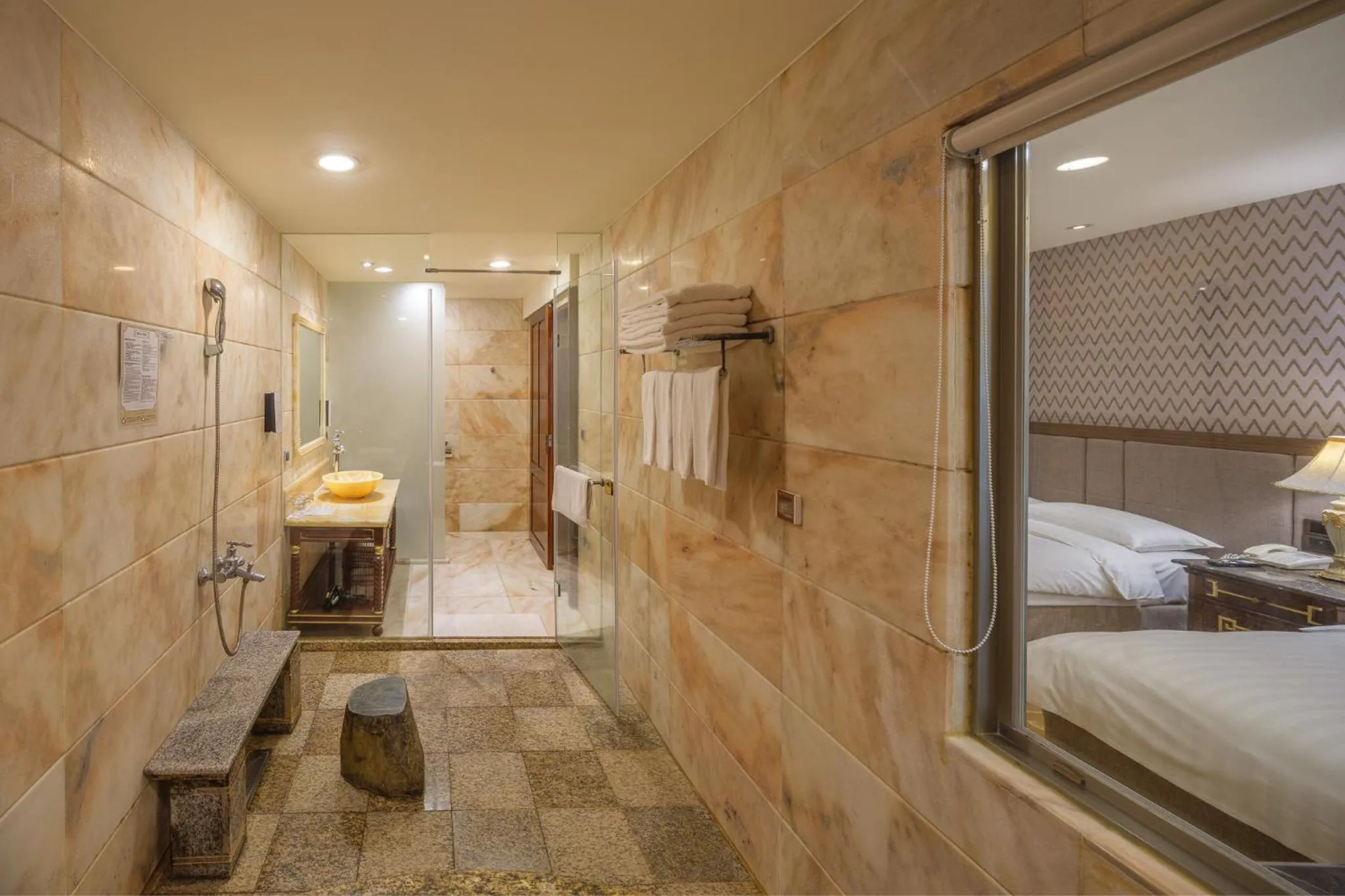 Shower, Bed in Grand Pleasure Spring Hotel