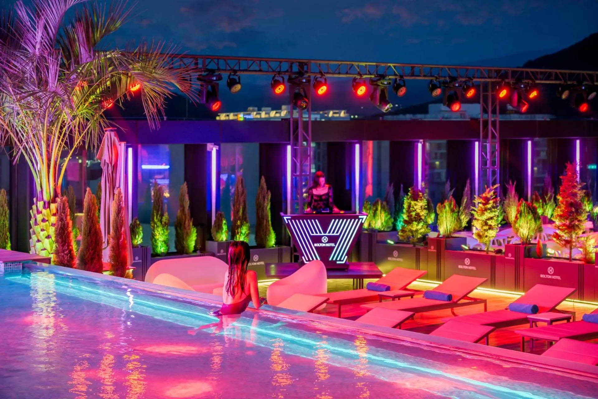 Swimming pool in Jeju Bolton Hotel