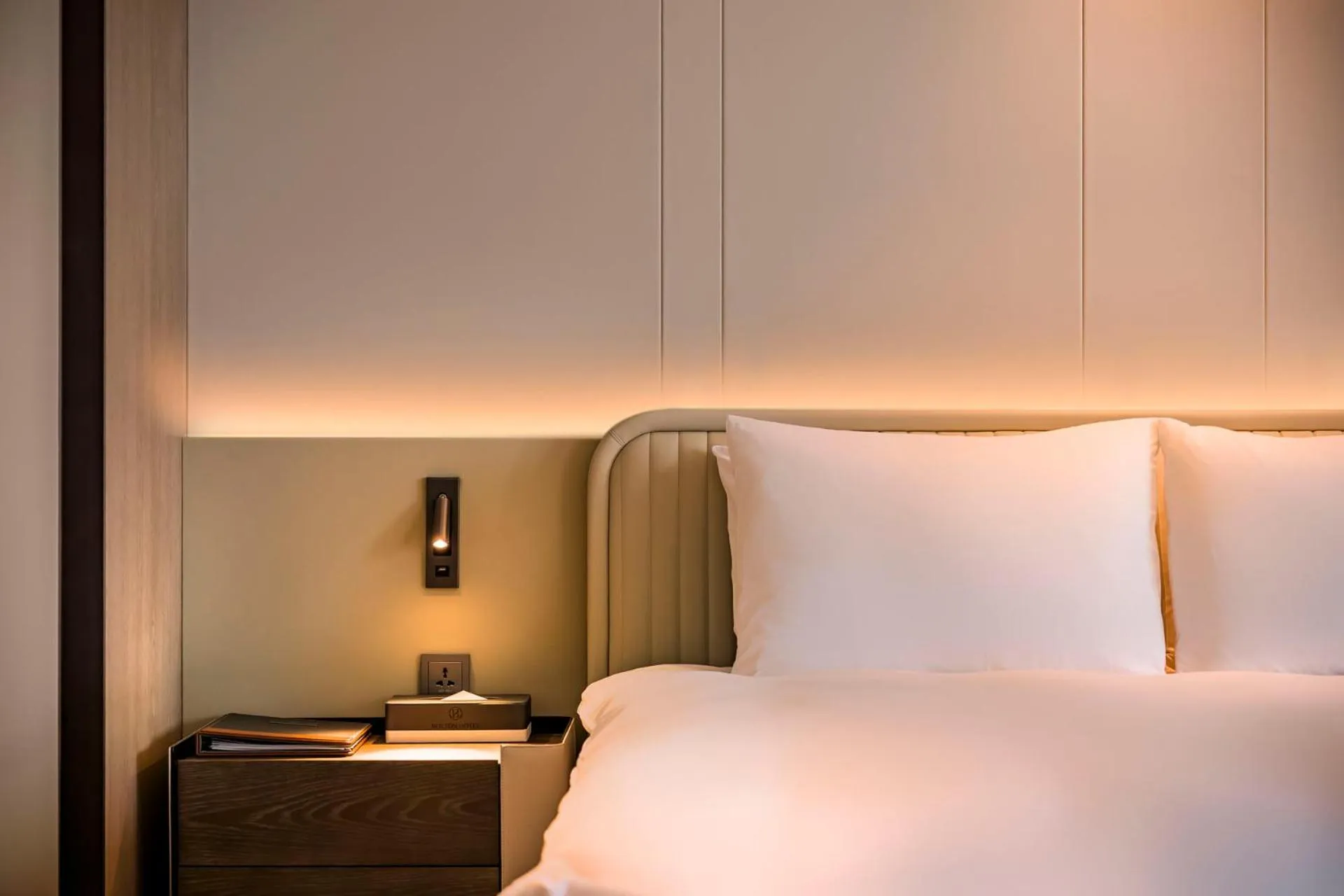 Bedroom, Bed in Jeju Bolton Hotel