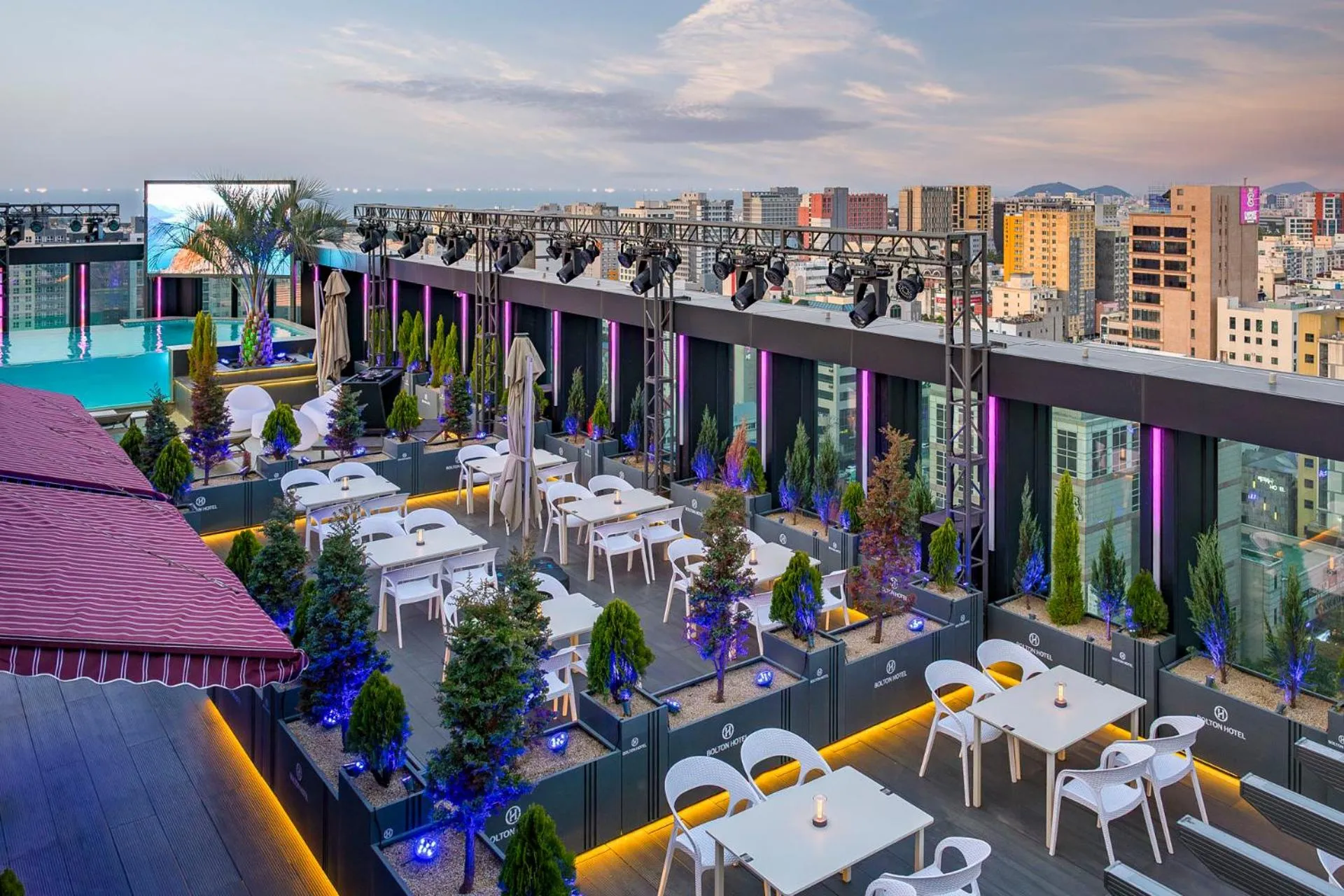 Lounge or bar in Jeju Bolton Hotel