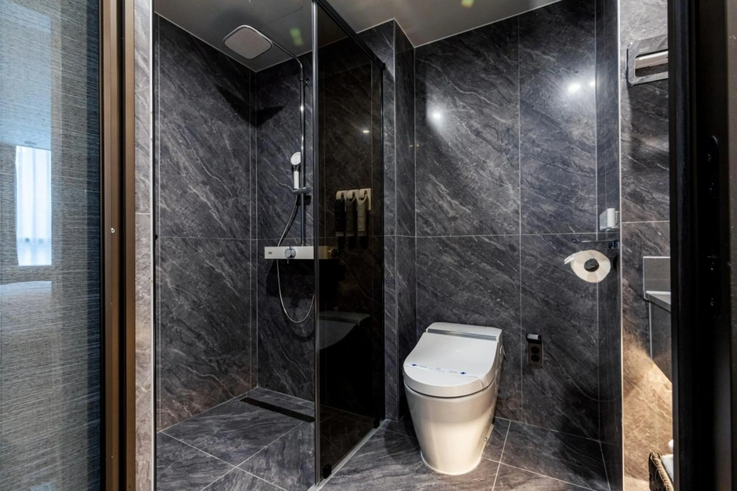 Shower in Jeju Bolton Hotel