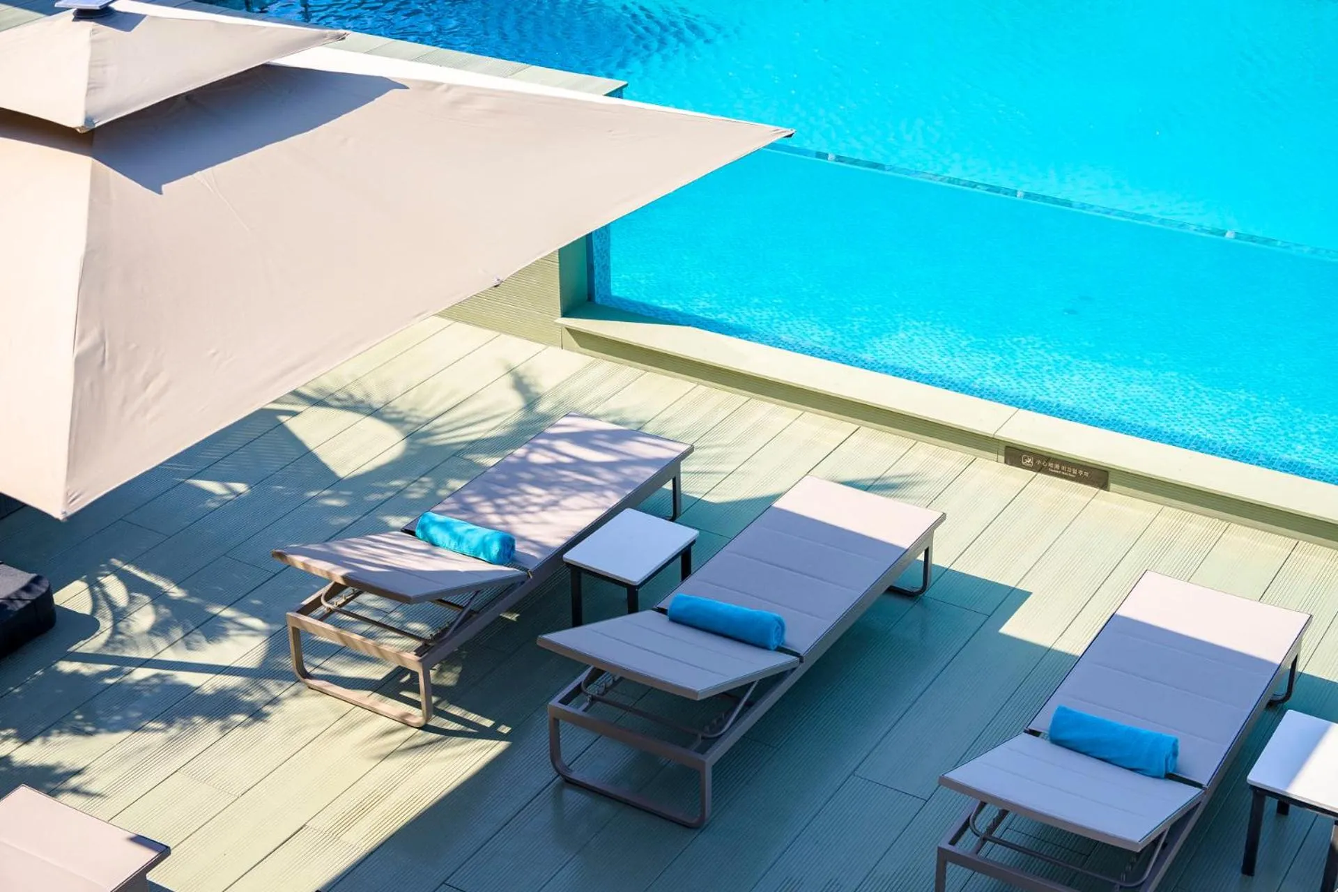 Swimming pool in Jeju Bolton Hotel