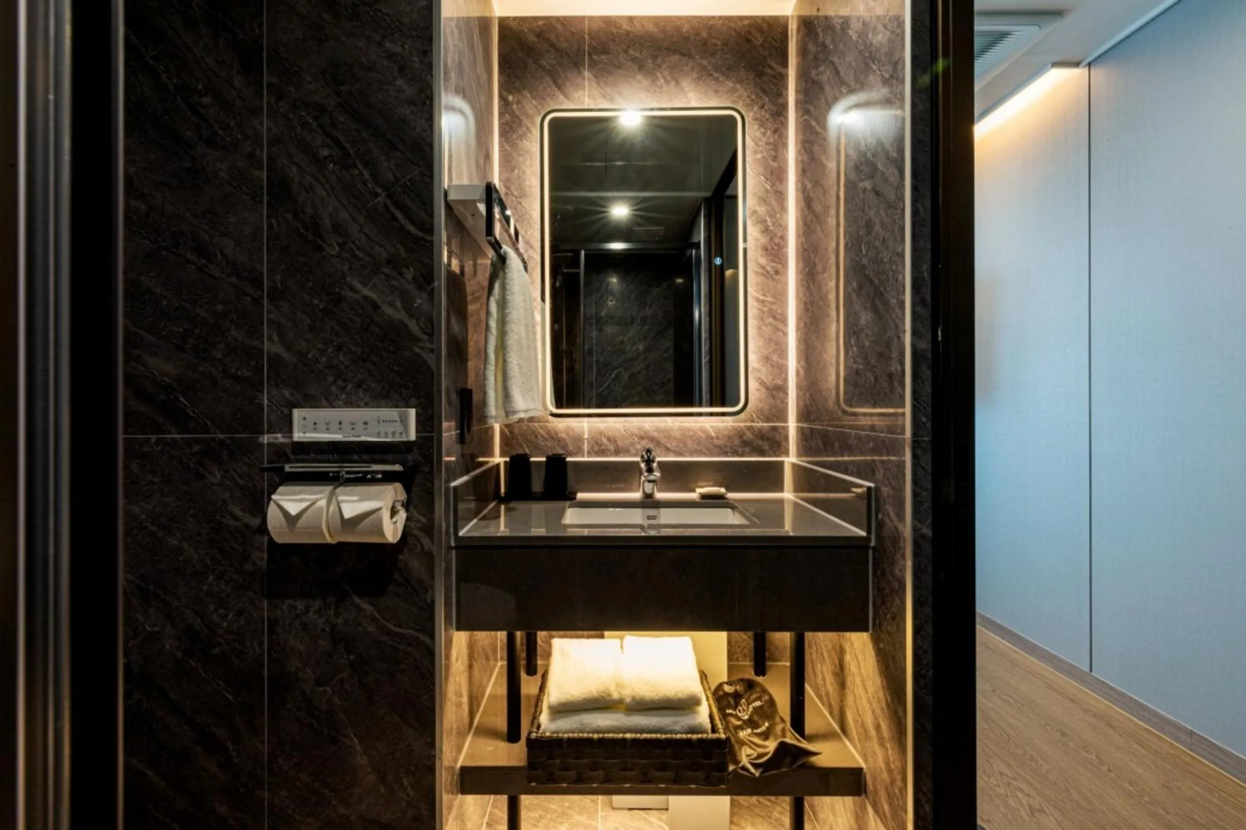 Shower in Jeju Bolton Hotel