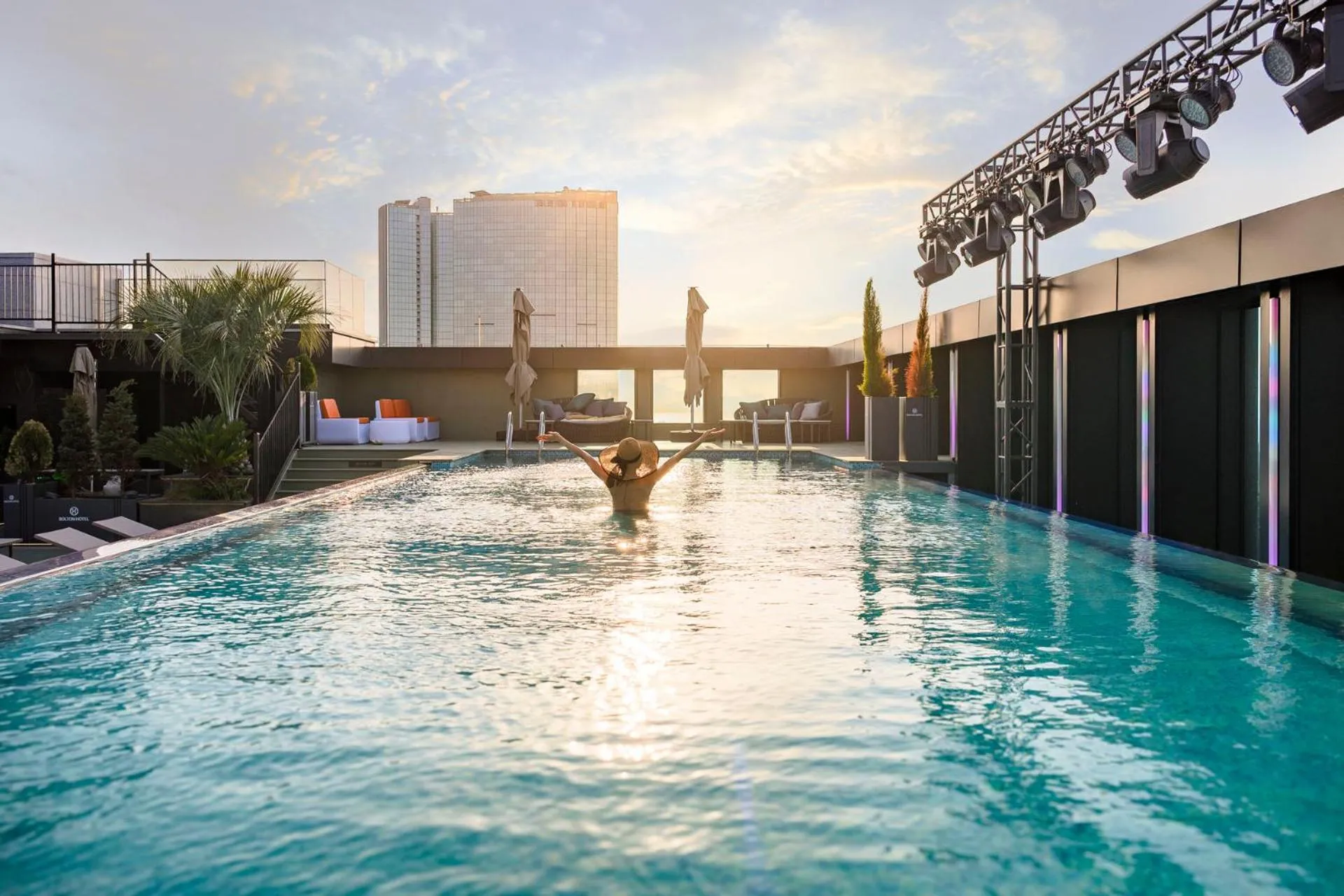 Swimming pool in Jeju Bolton Hotel