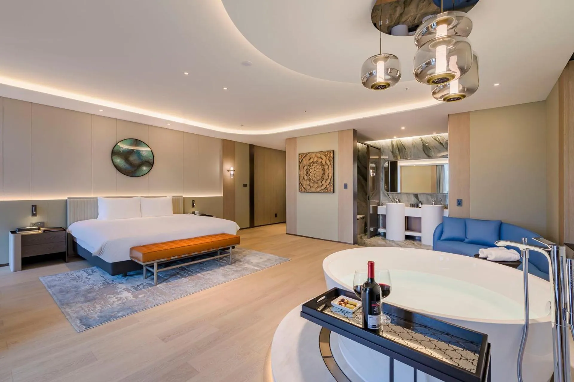 Photo of the whole room, Bed in Jeju Bolton Hotel