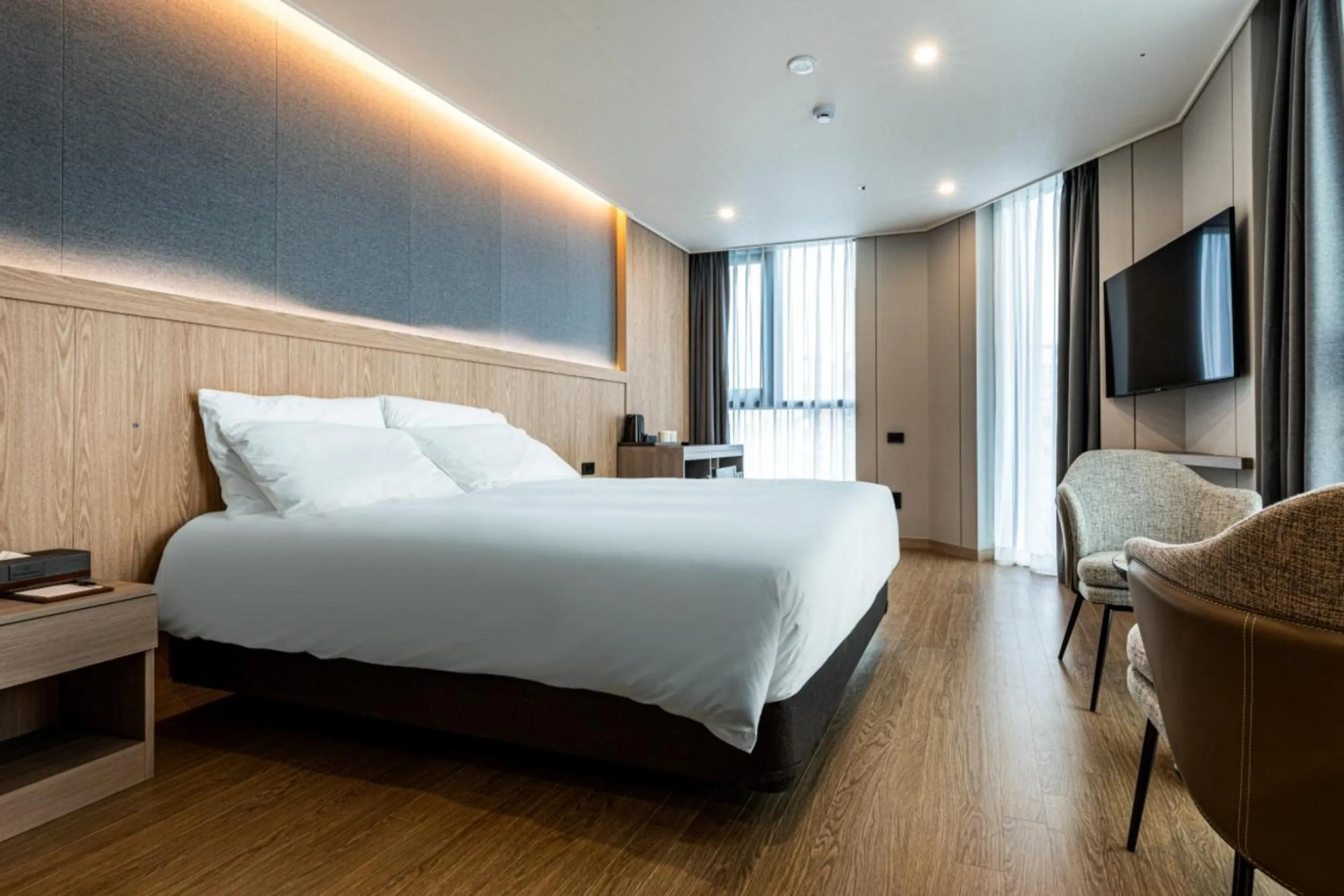 Bed in Jeju Bolton Hotel