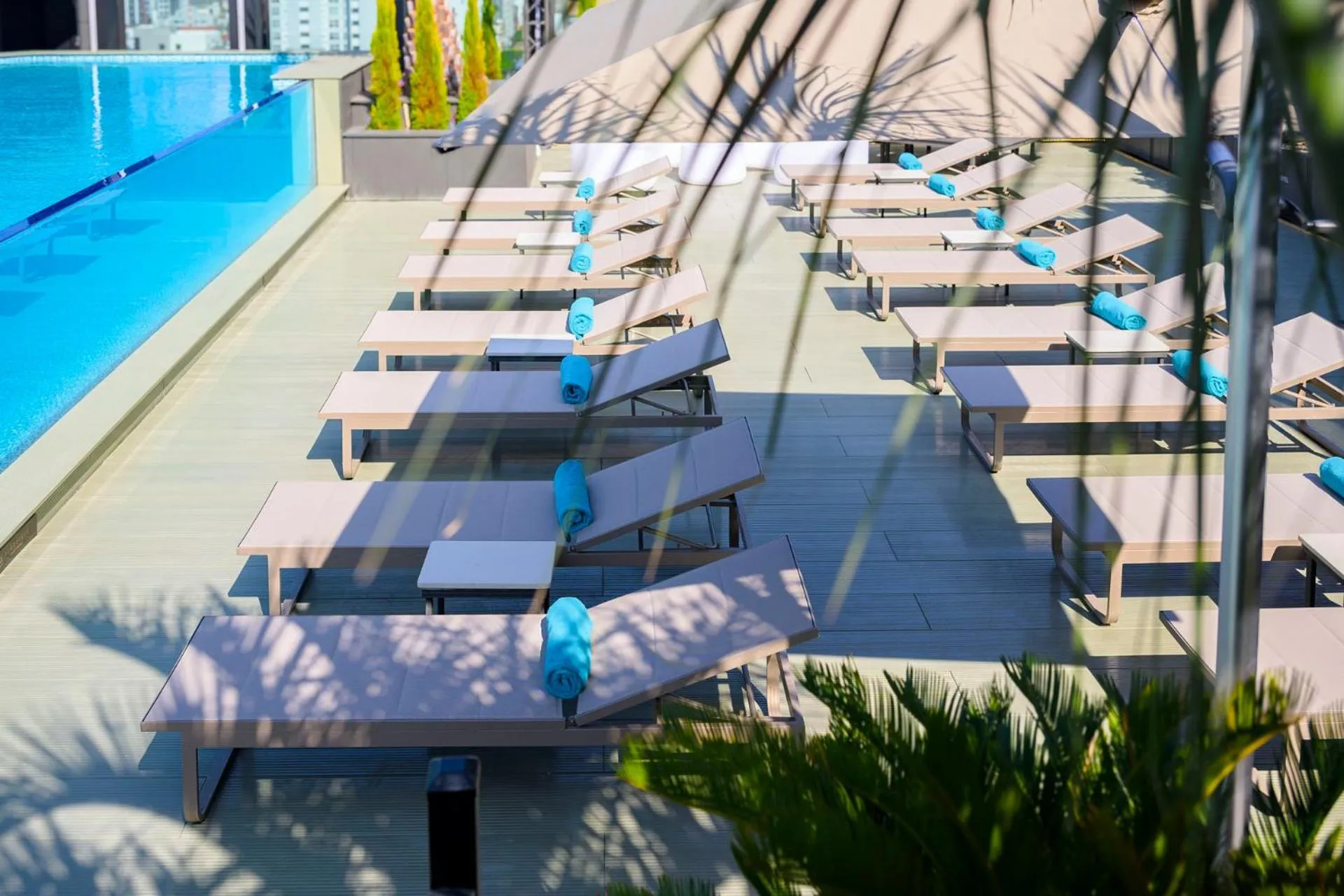 Swimming pool in Jeju Bolton Hotel