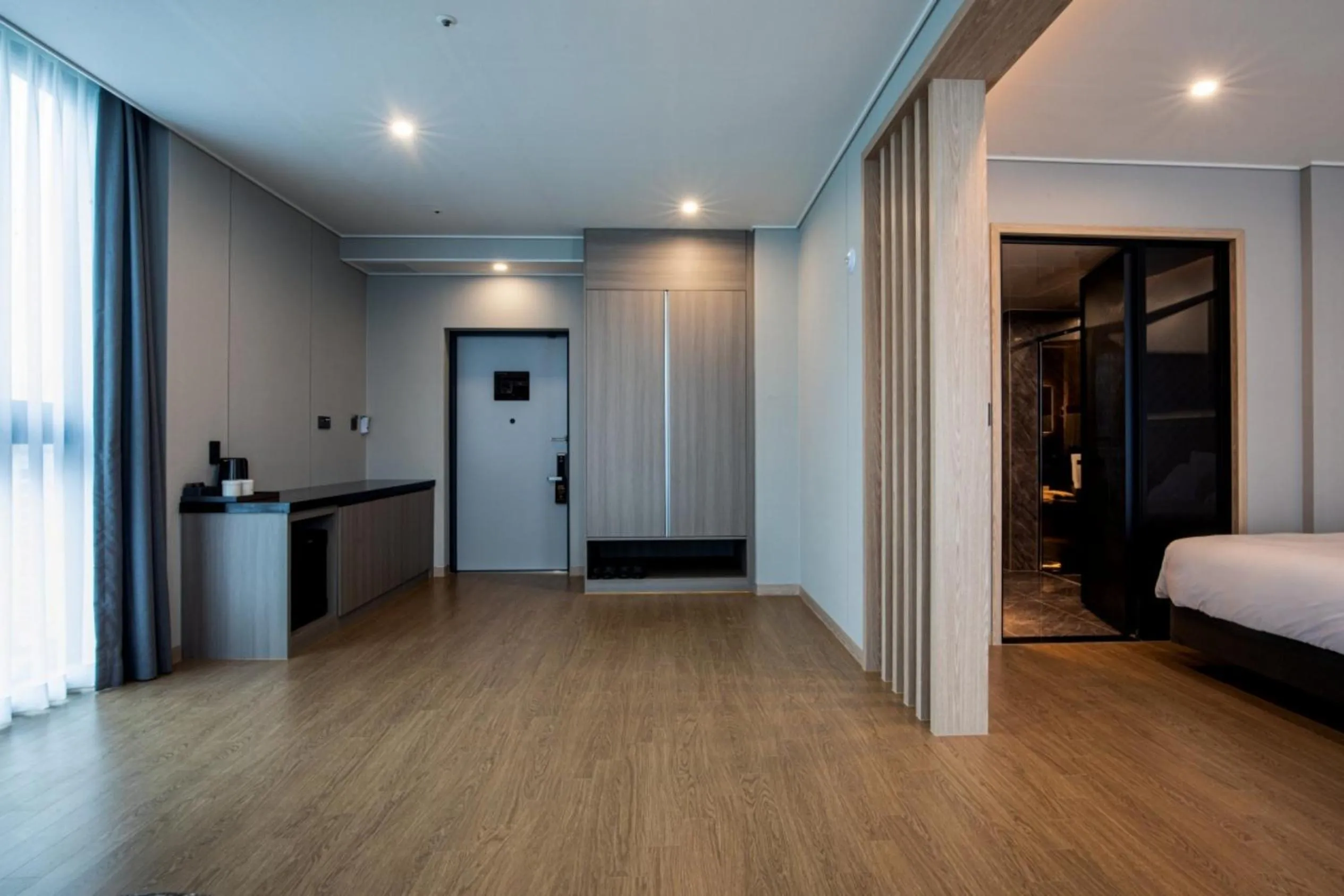 Photo of the whole room, Bed in Jeju Bolton Hotel