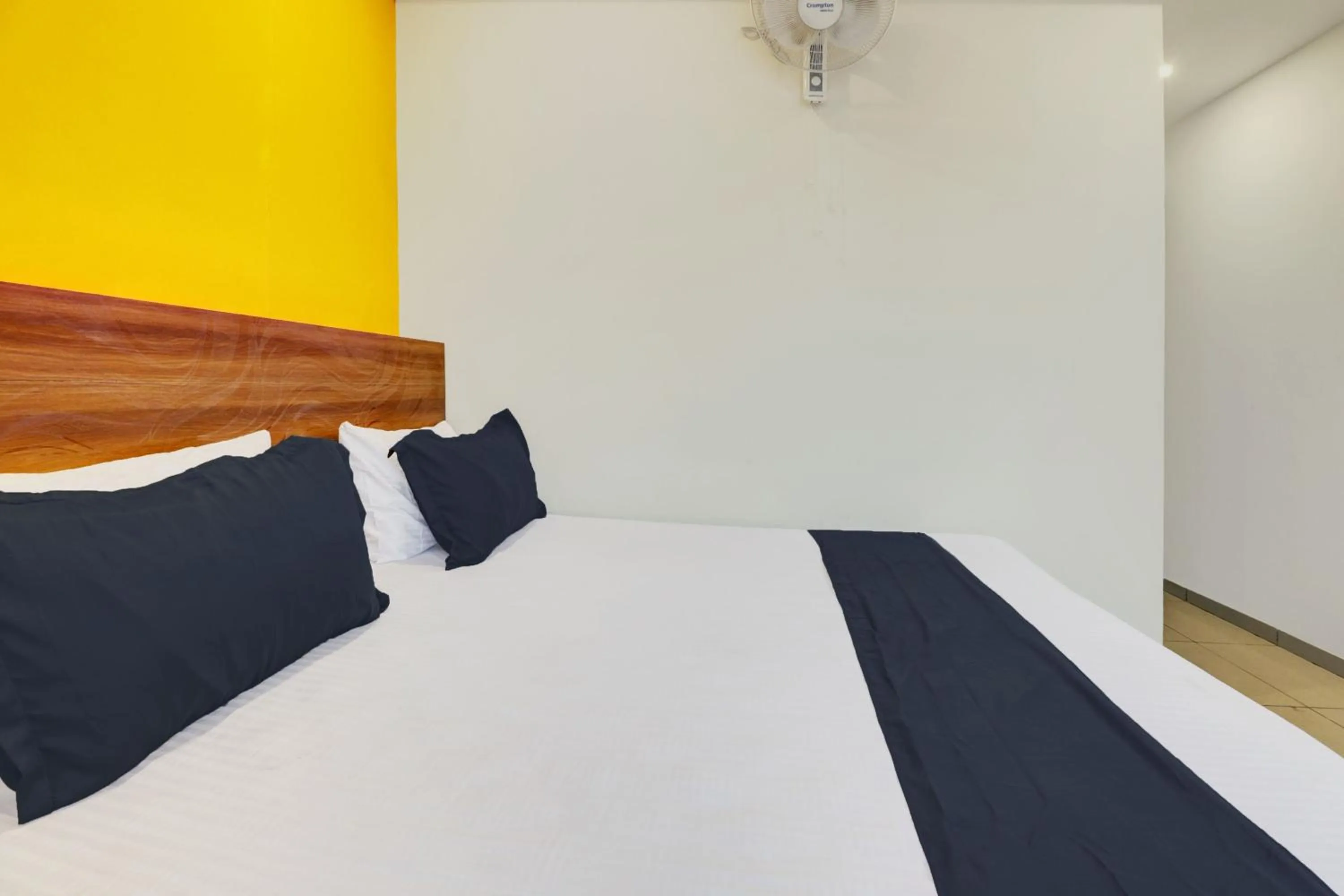 Bedroom, Bed in Dream Comforts Lodging & Boarding