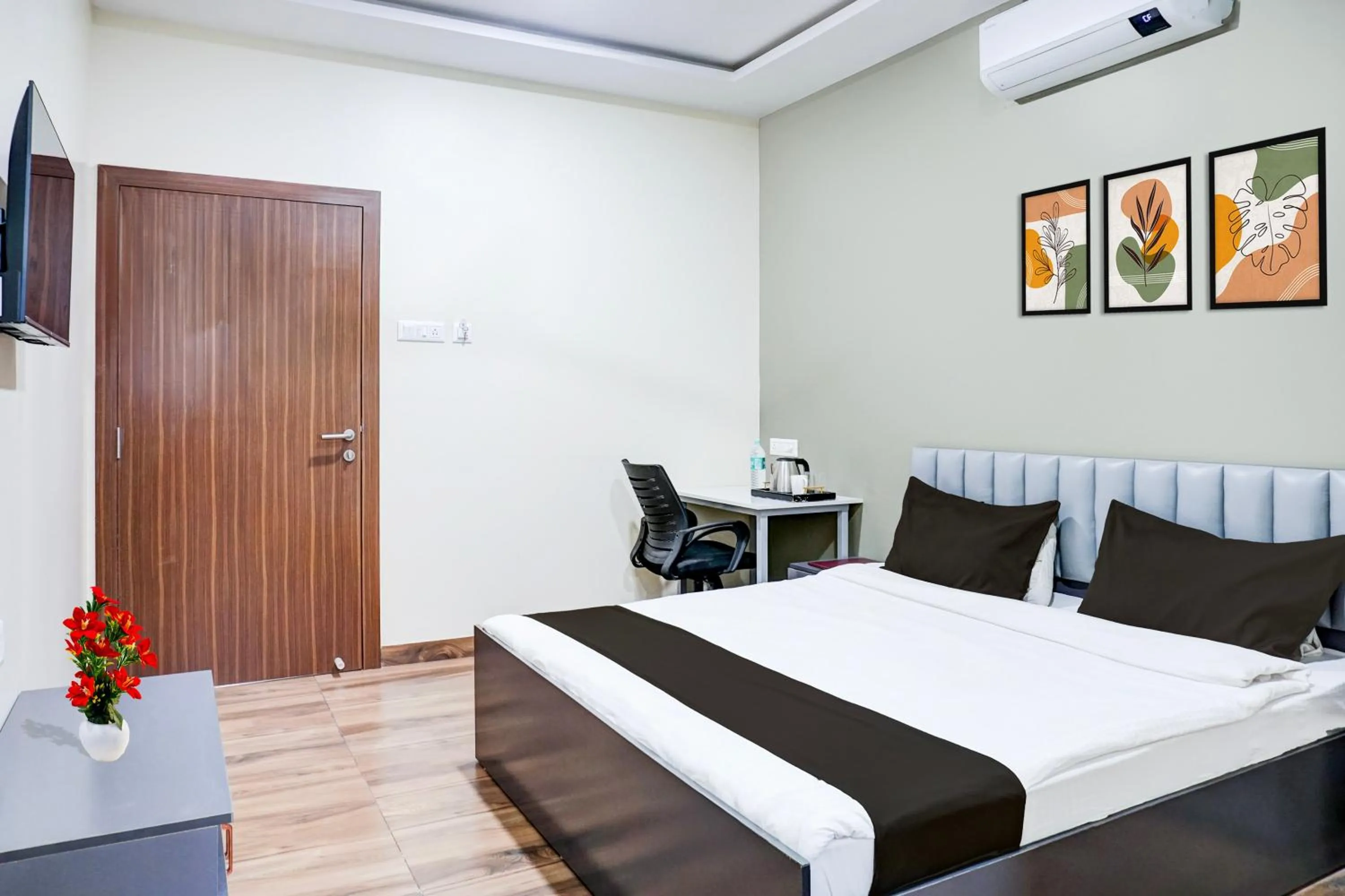 Bedroom, Bed in Super Collection O Pashan-Sus Road Baner formerly Grey Stone