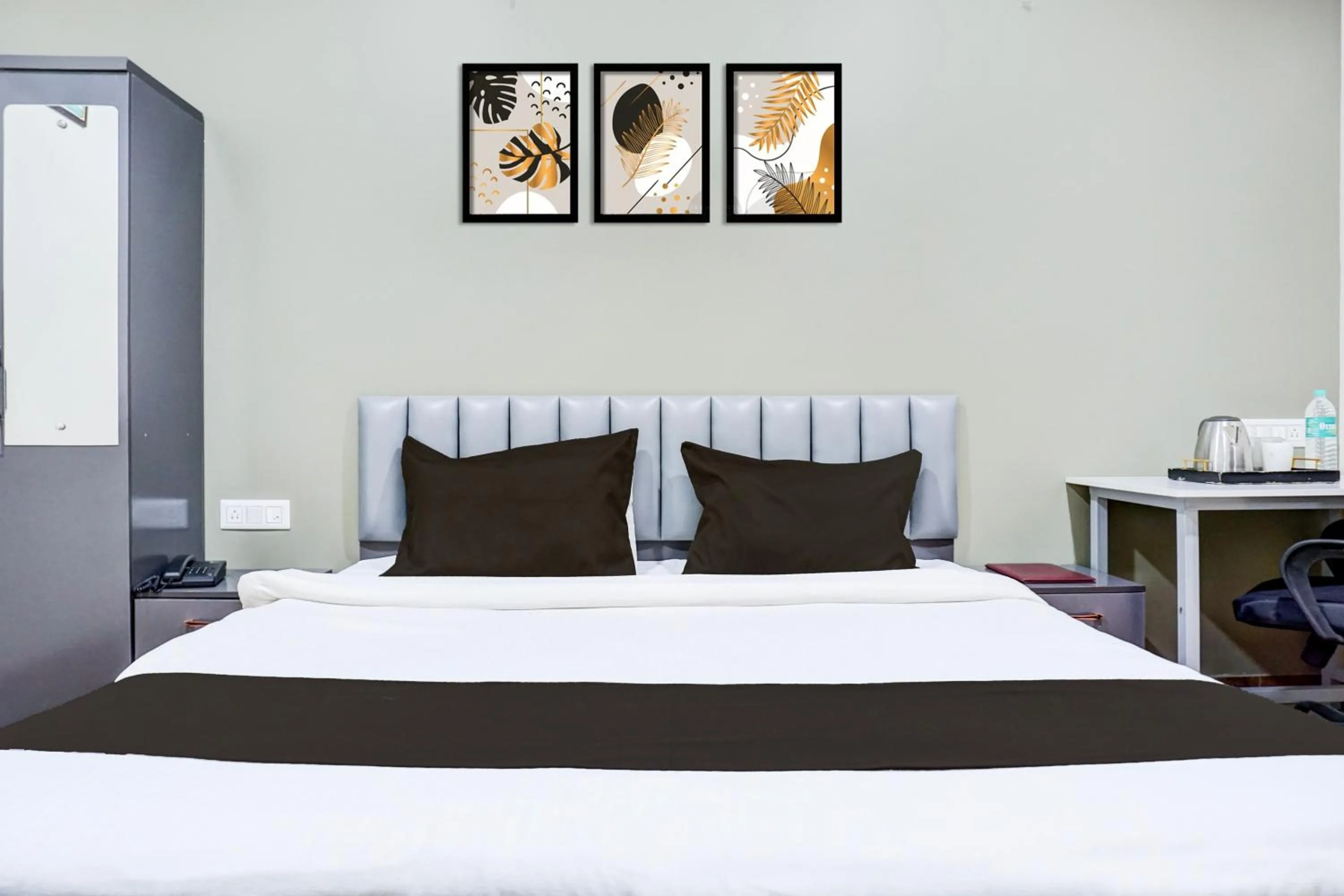 Bedroom, Bed in Super Collection O Pashan-Sus Road Baner formerly Grey Stone