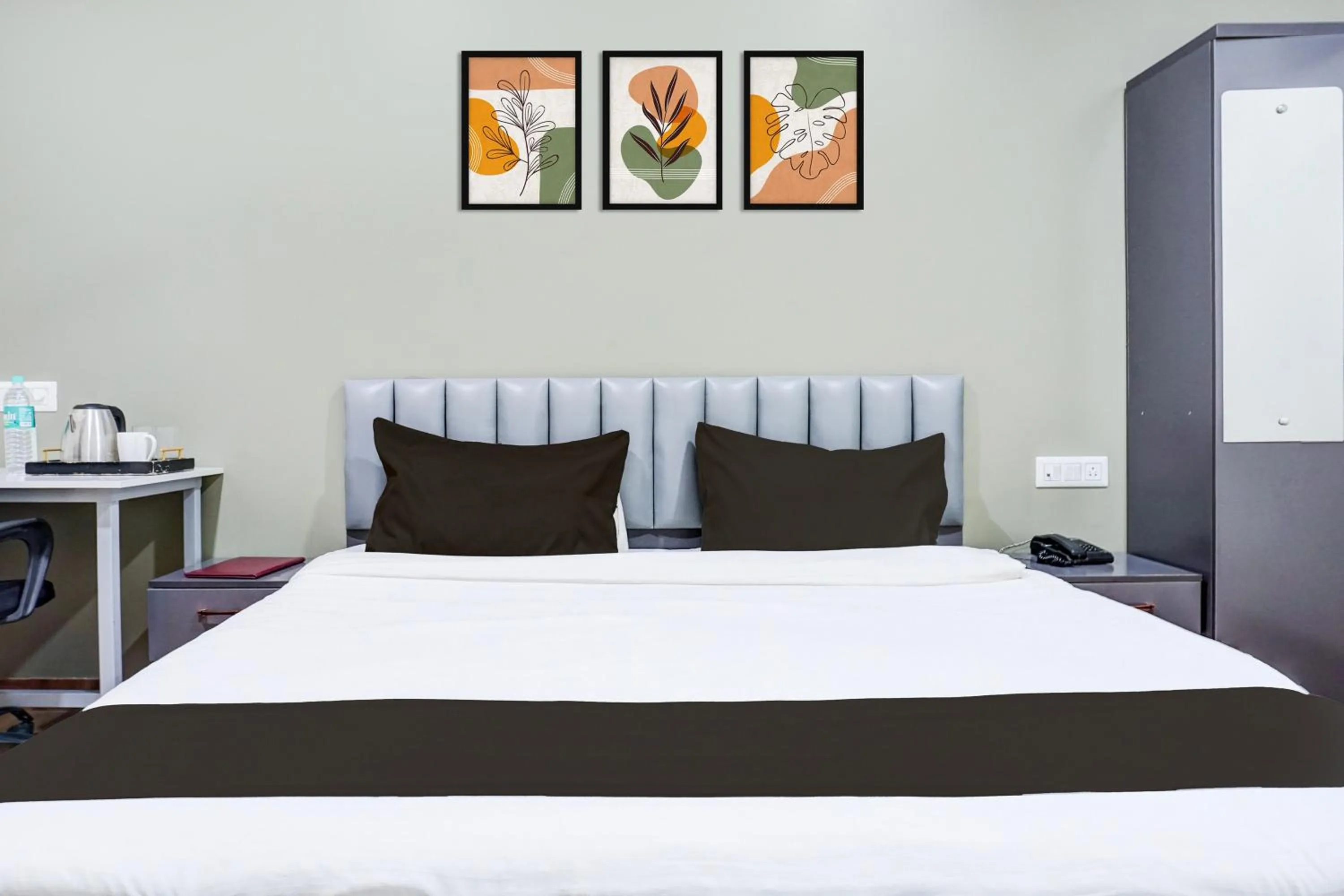 Bedroom, Bed in Super Collection O Pashan-Sus Road Baner formerly Grey Stone