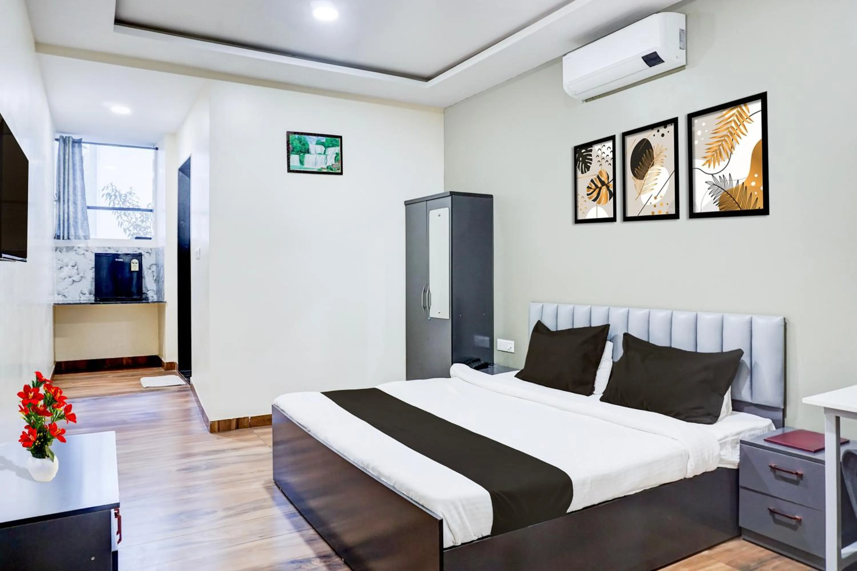 Bedroom, Bed in Super Collection O Pashan-Sus Road Baner formerly Grey Stone