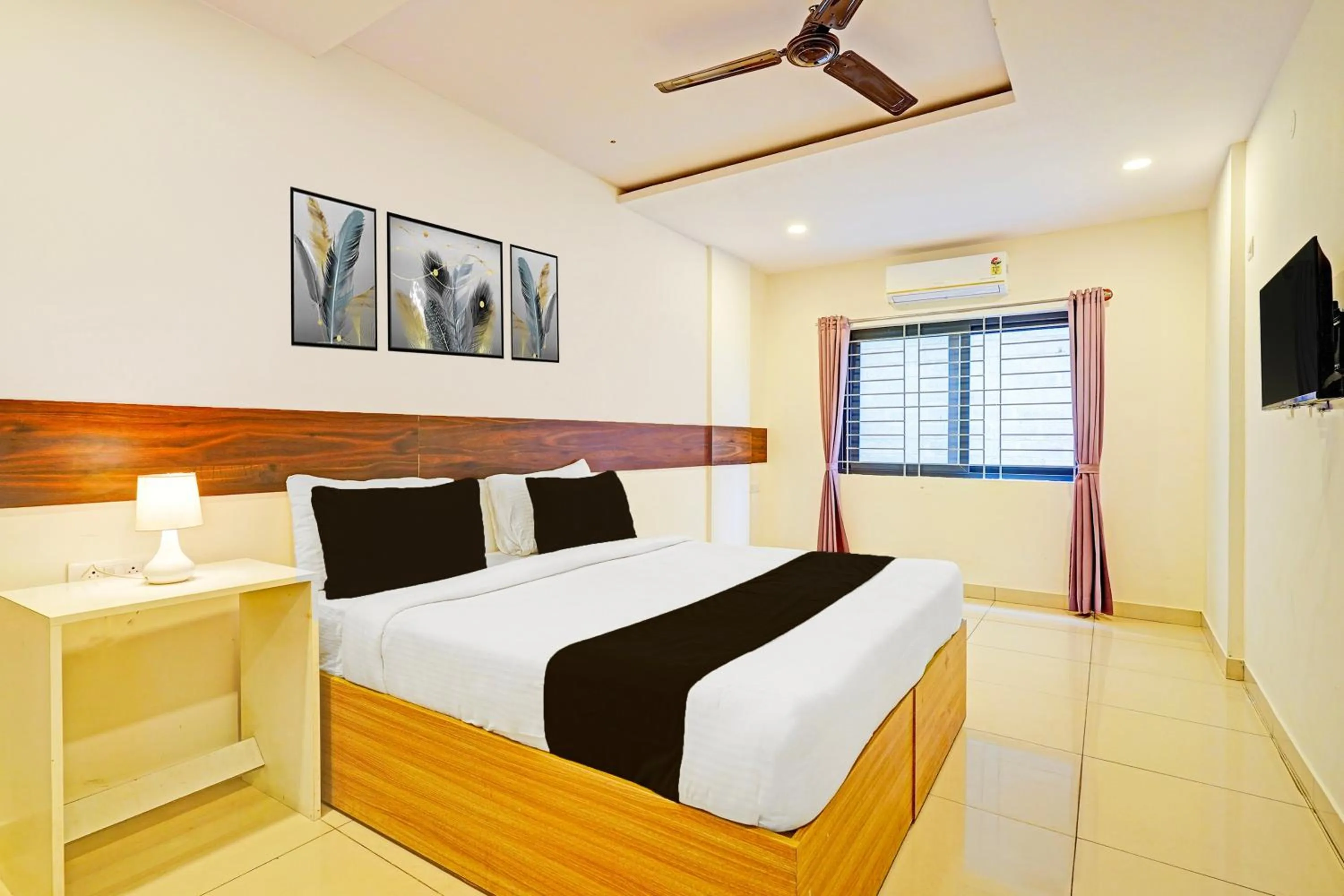 Bedroom, Bed in Super Townhouse Muthurayya Swamy Layout