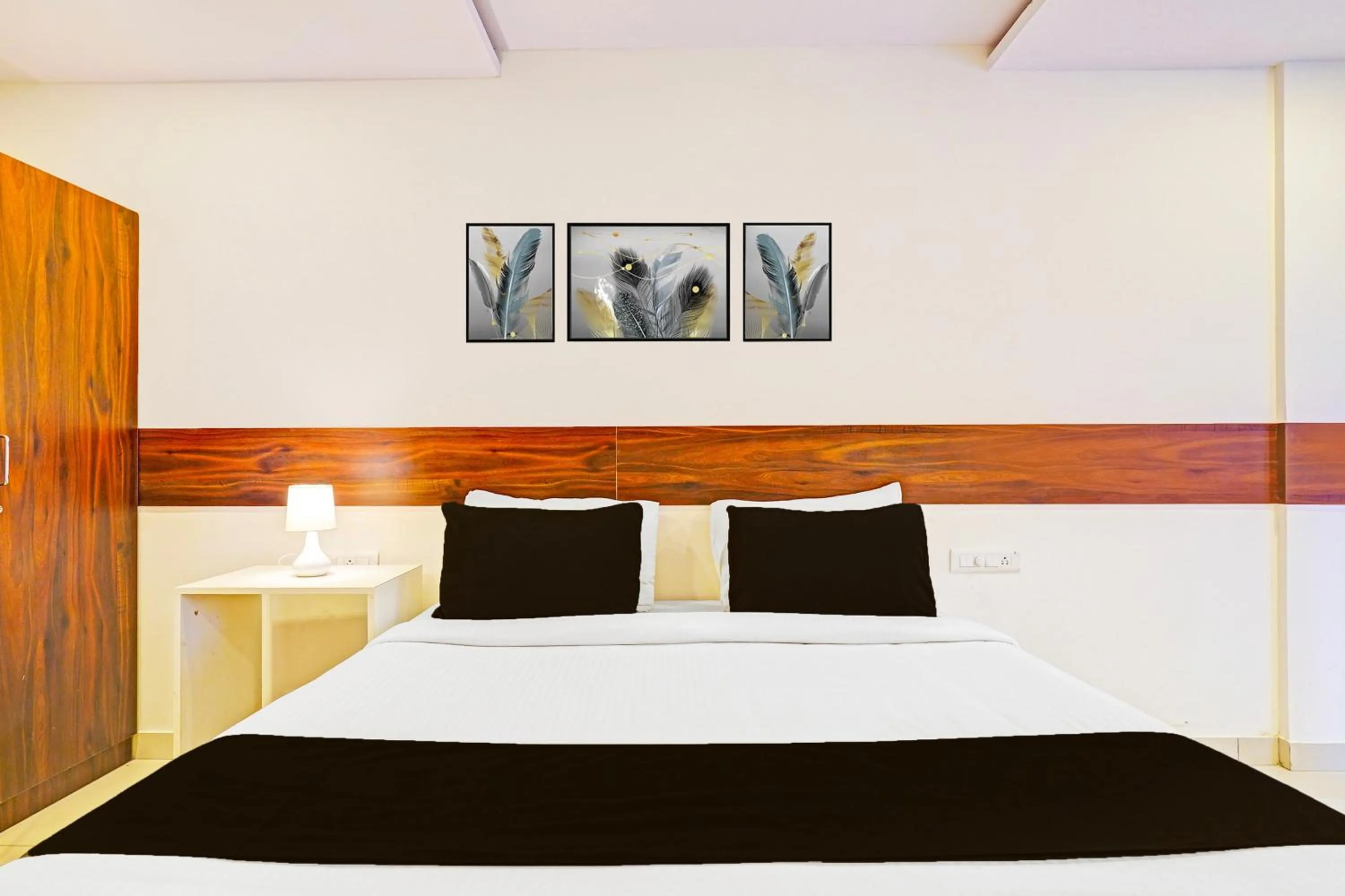 Bedroom, Bed in Super Townhouse Muthurayya Swamy Layout