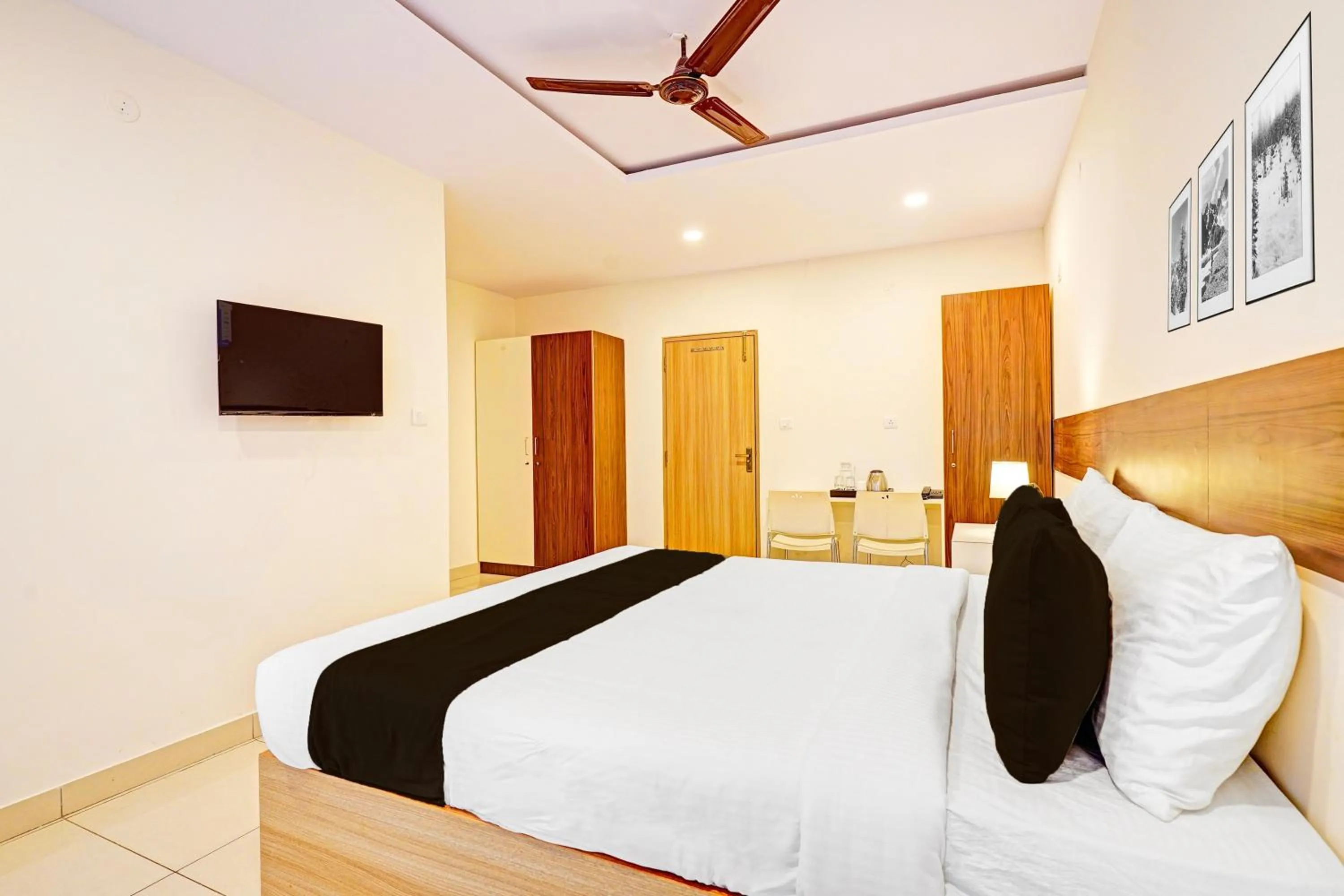 Bedroom, Bed in Super Townhouse Muthurayya Swamy Layout