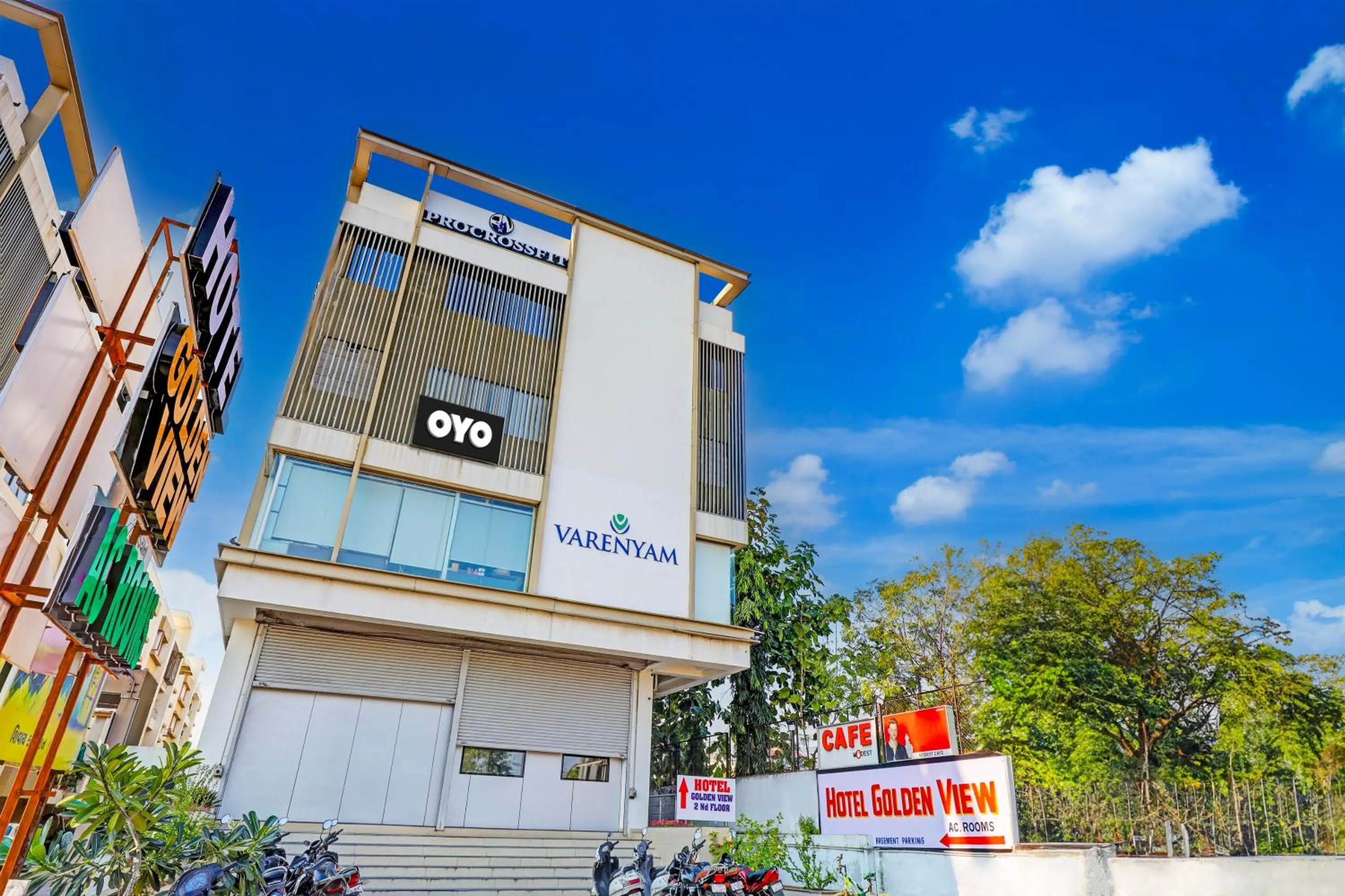 Facade/entrance in Hotel O Golden Near Haroni Road