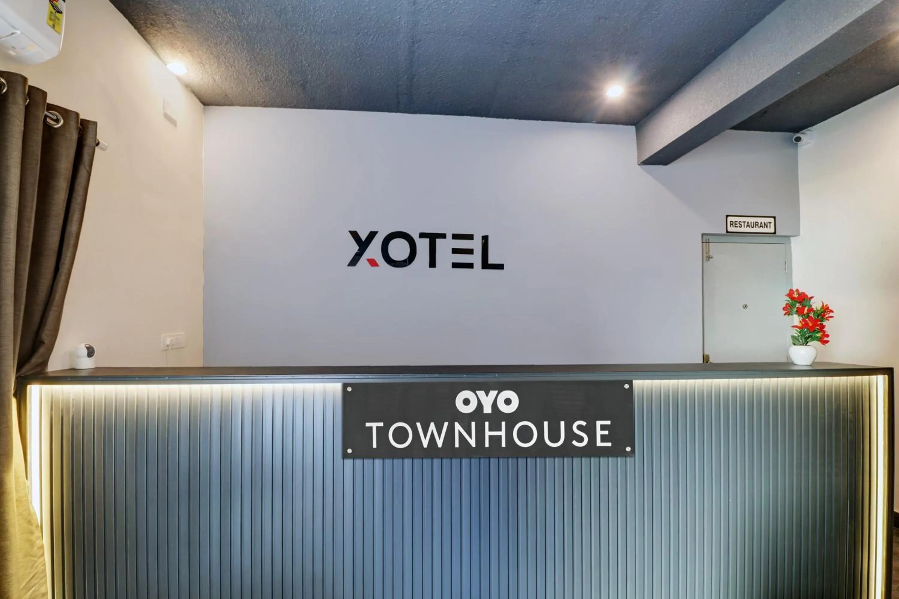 Lobby or reception in Super Townhouse Ecity Inn