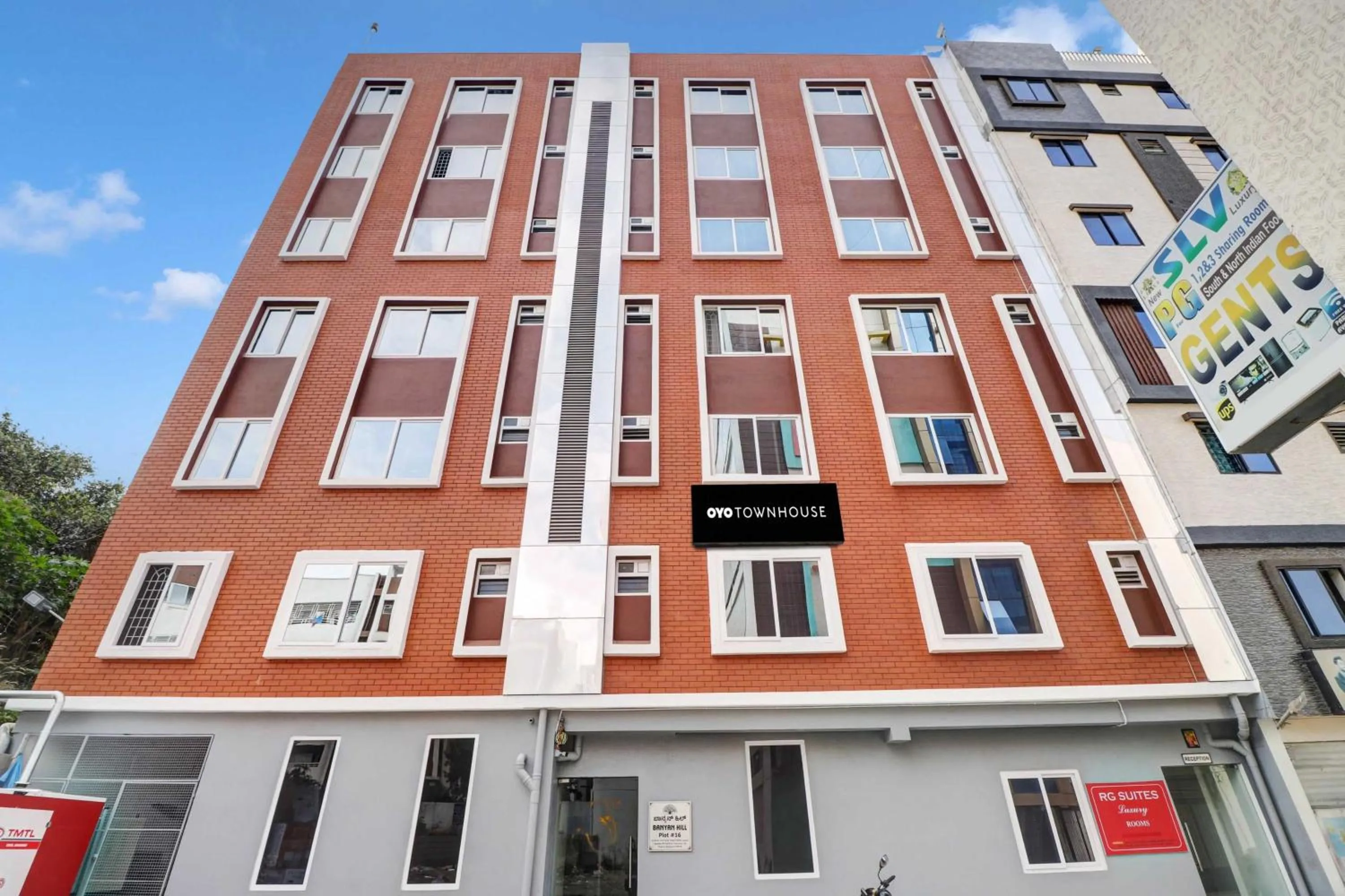 Super Townhouse Ecity Inn