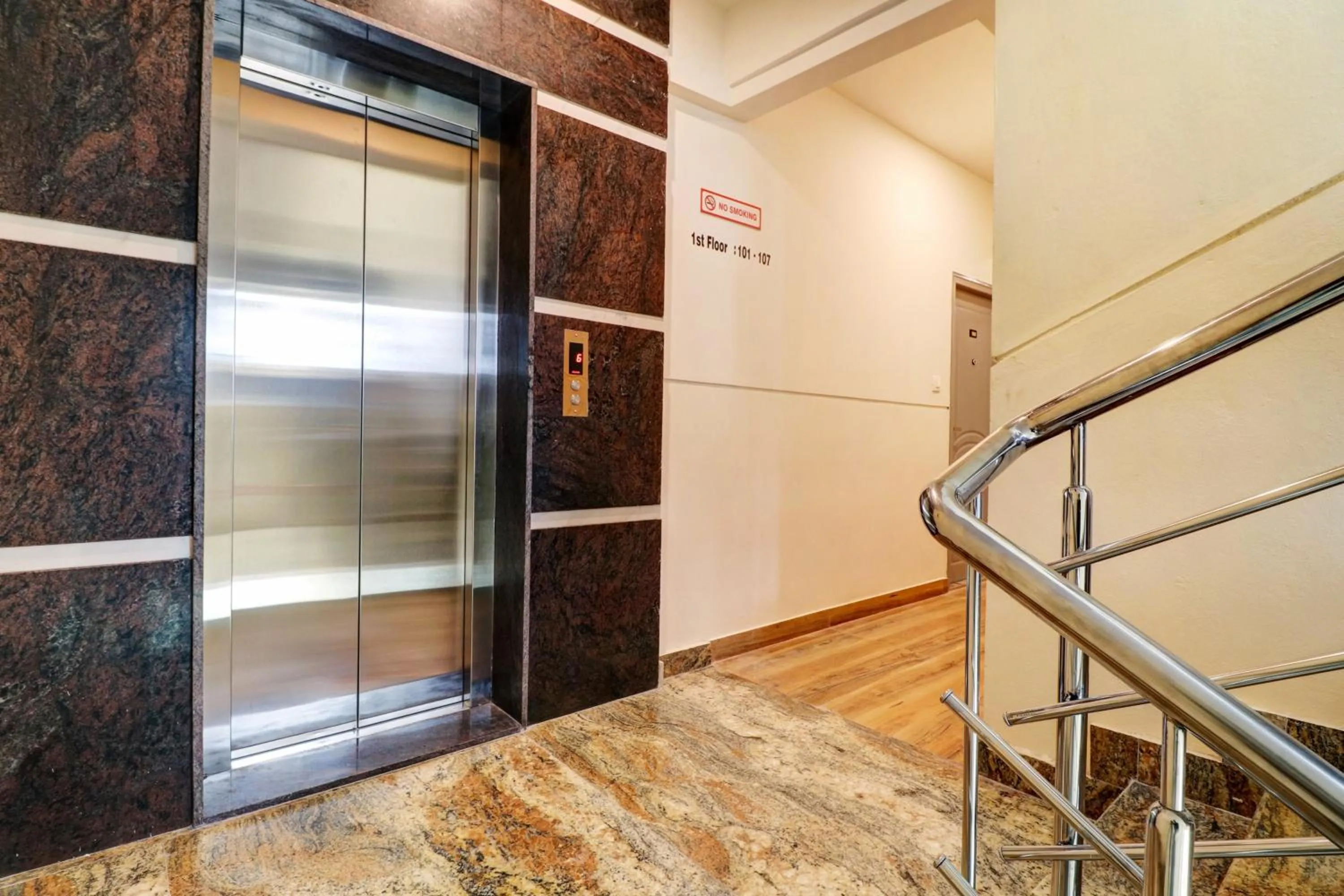 Lobby or reception in Super Townhouse Ecity Inn