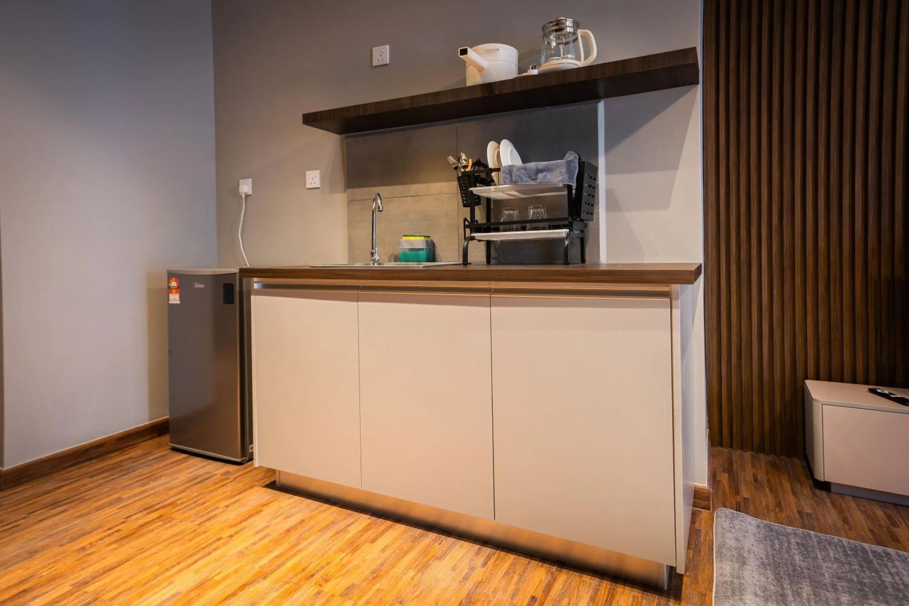 Kitchen or kitchenette in K Avenue by CAIRO