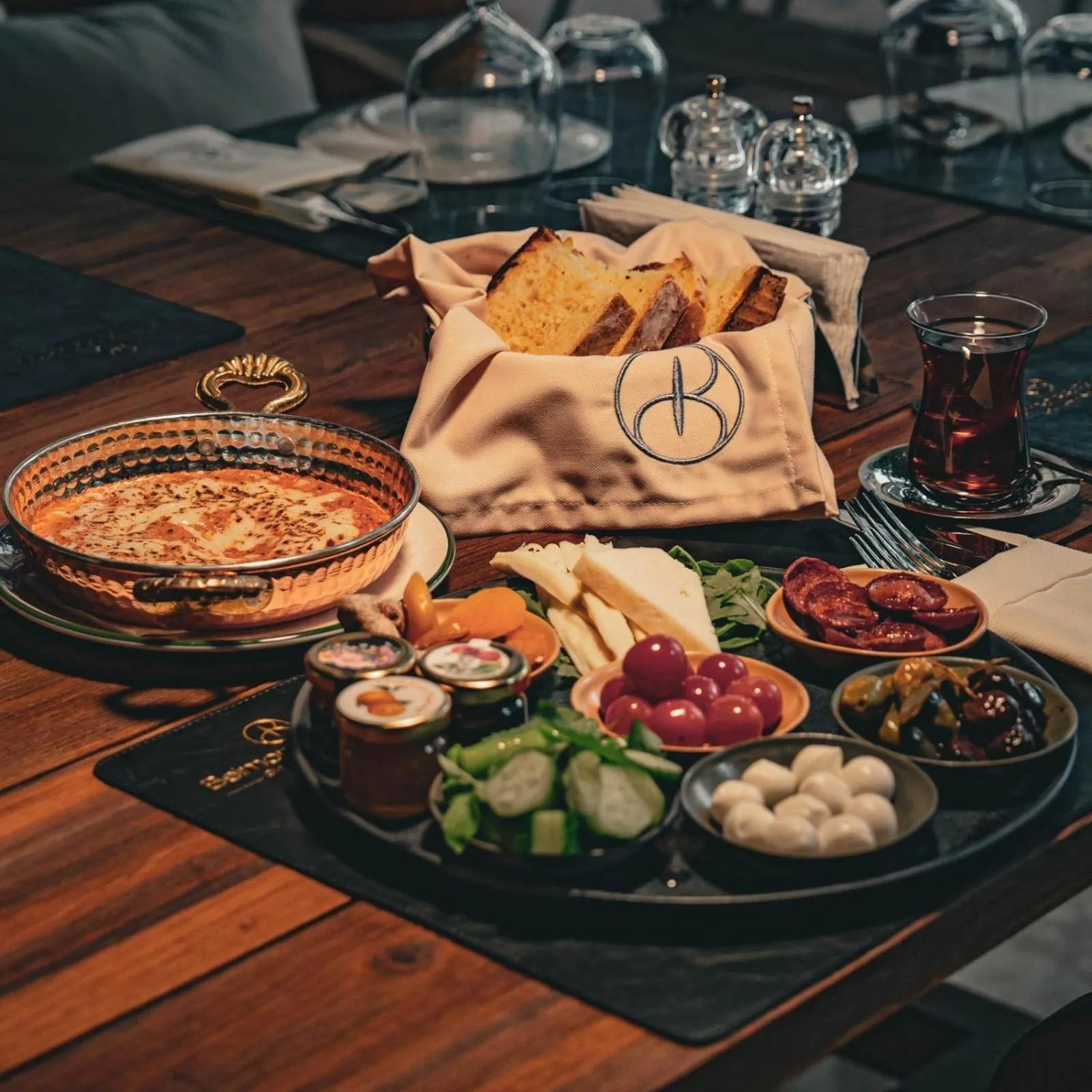 Restaurant/places to eat in Belmondo Suites Old Town Antalya