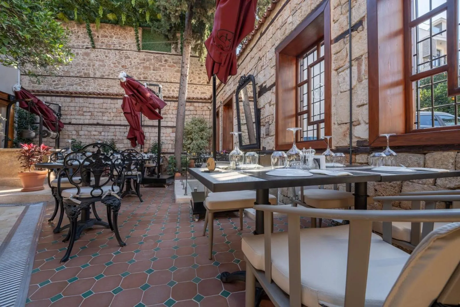 Restaurant/places to eat in Belmondo Suites Old Town Antalya