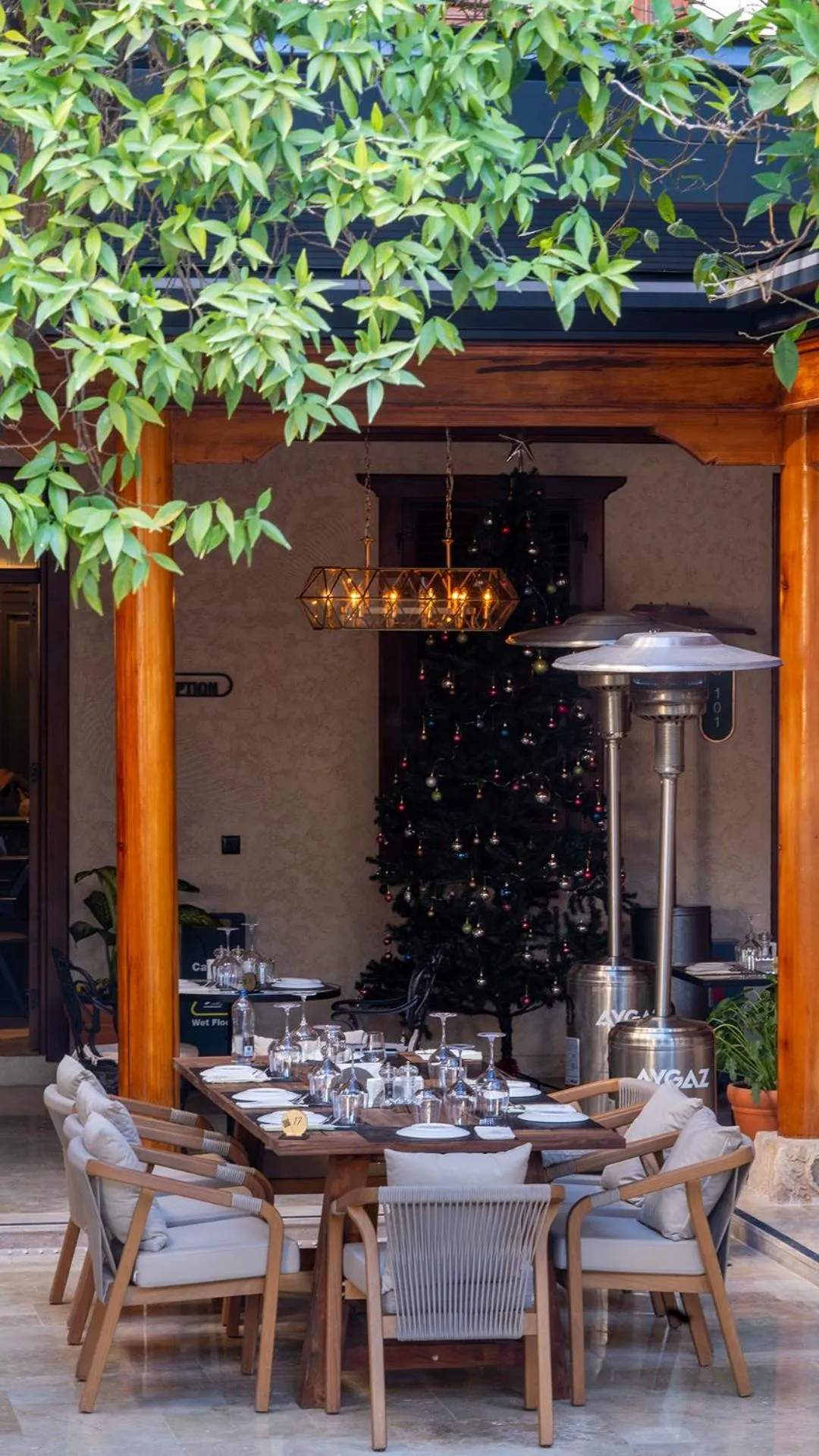 Restaurant/places to eat in Belmondo Suites Old Town Antalya