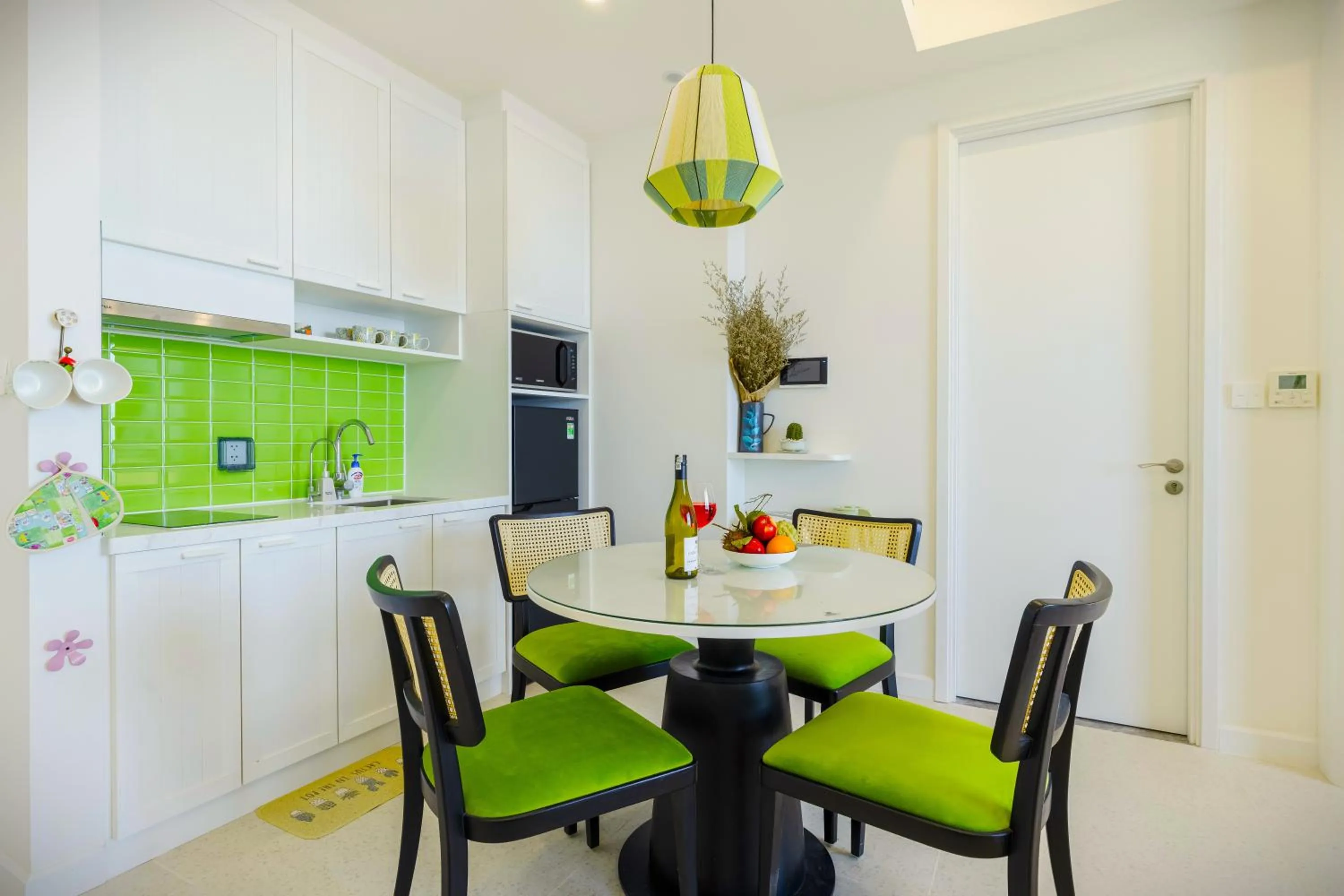 Kitchen or kitchenette in Rosie Hillside Seaview Phu Quoc Apartment