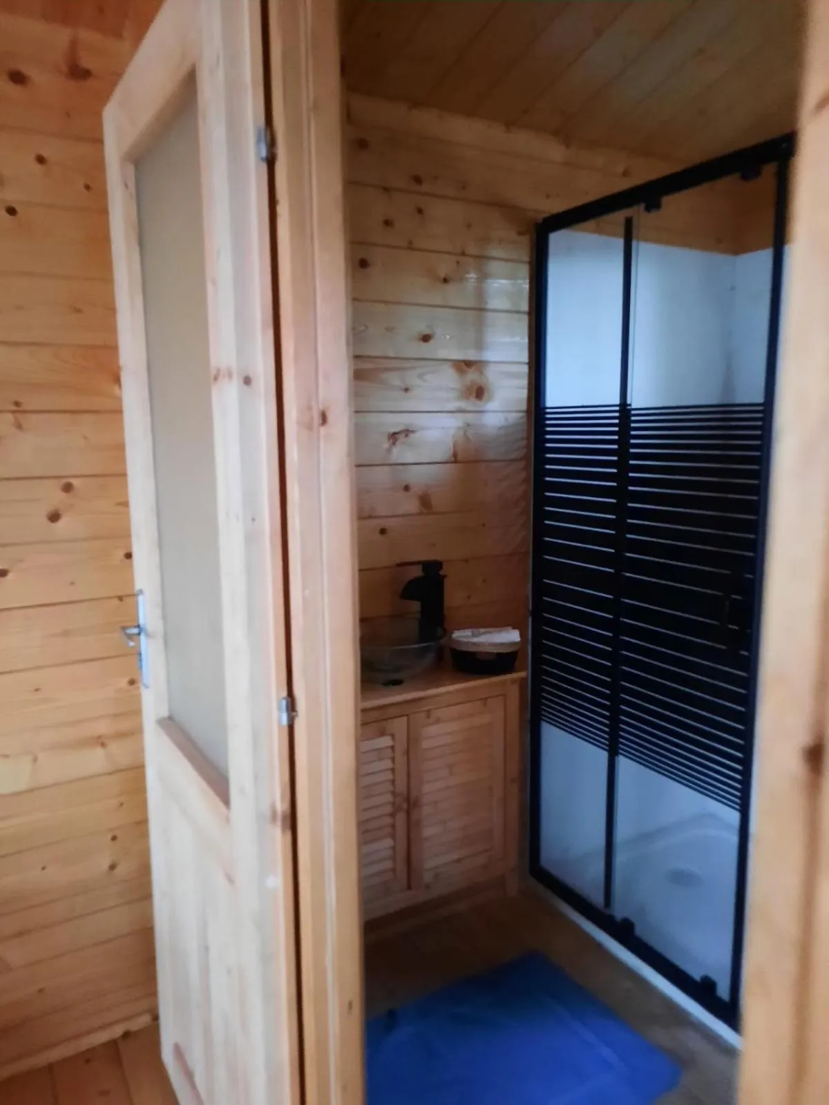 Shower in Chalets Chomoni