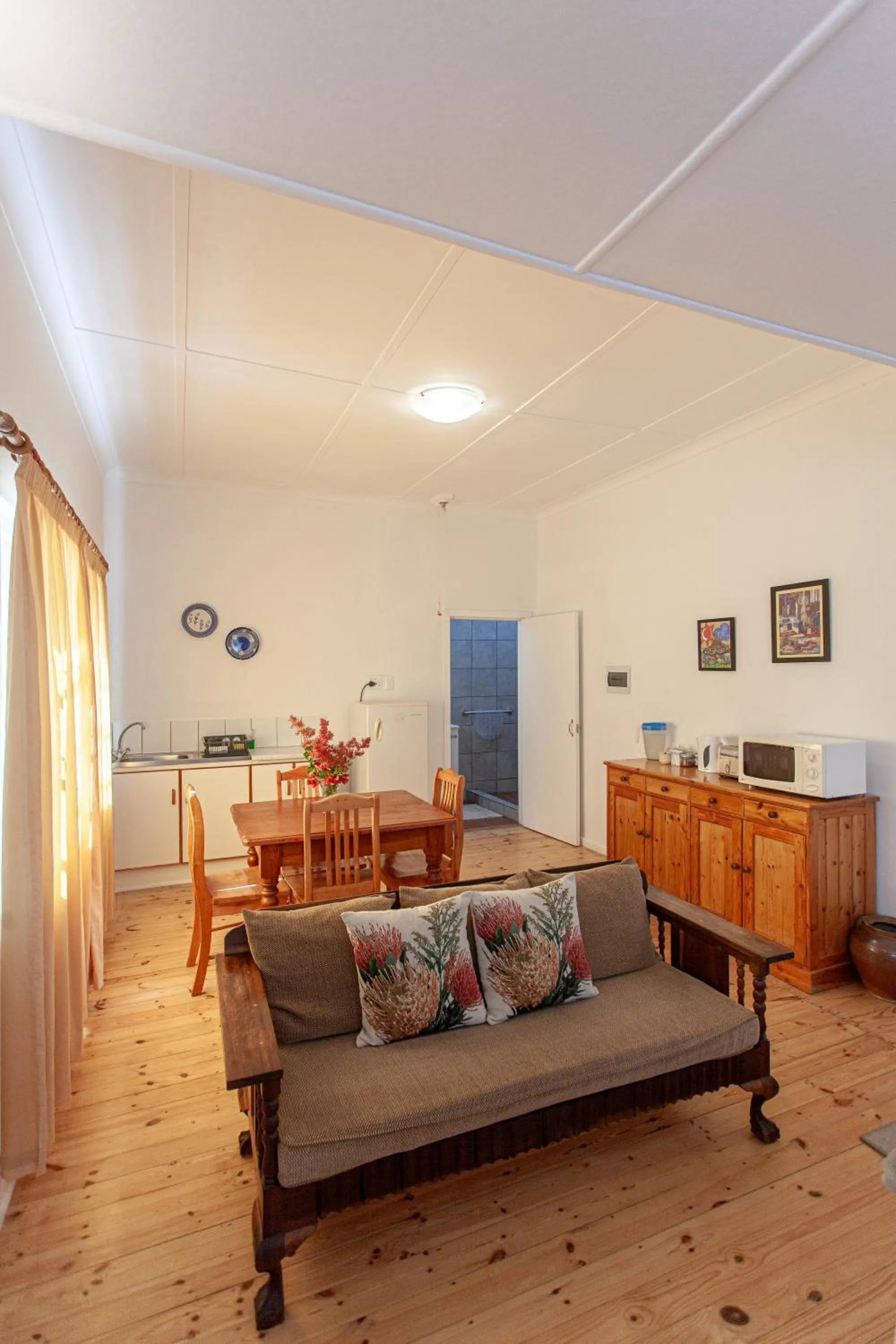 Swimming pool in 4 Rothman Street B&B