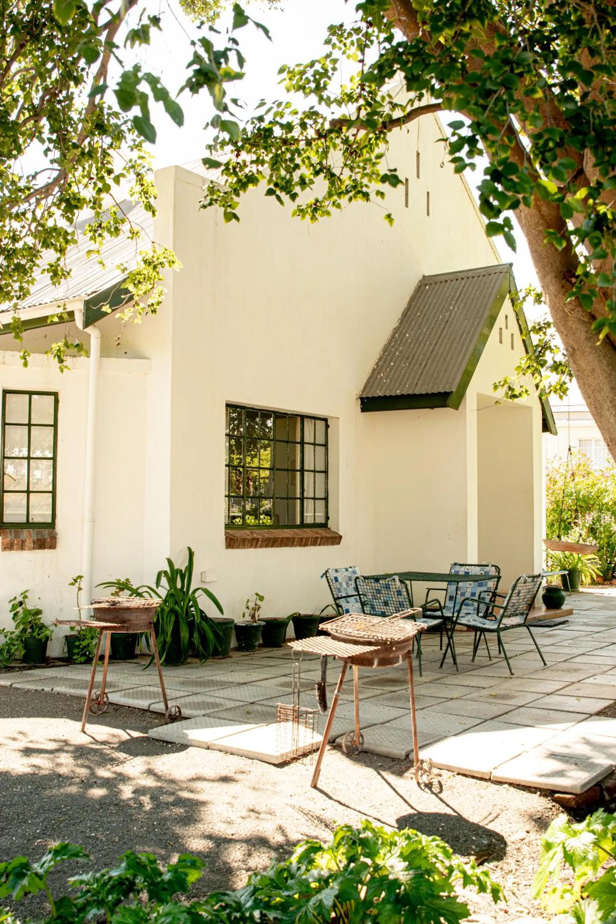 Property building in 4 Rothman Street B&B