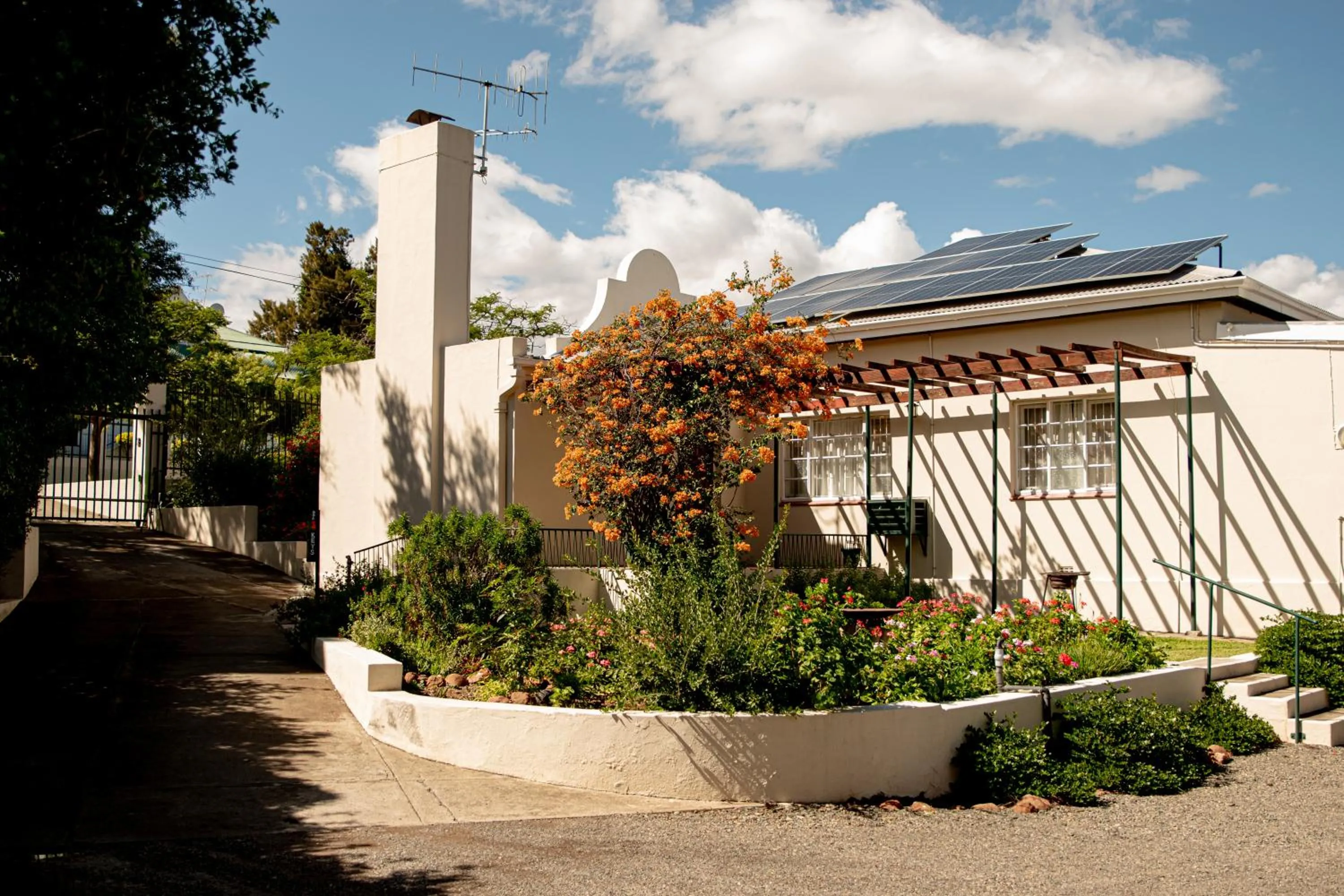 Property building in 4 Rothman Street B&B