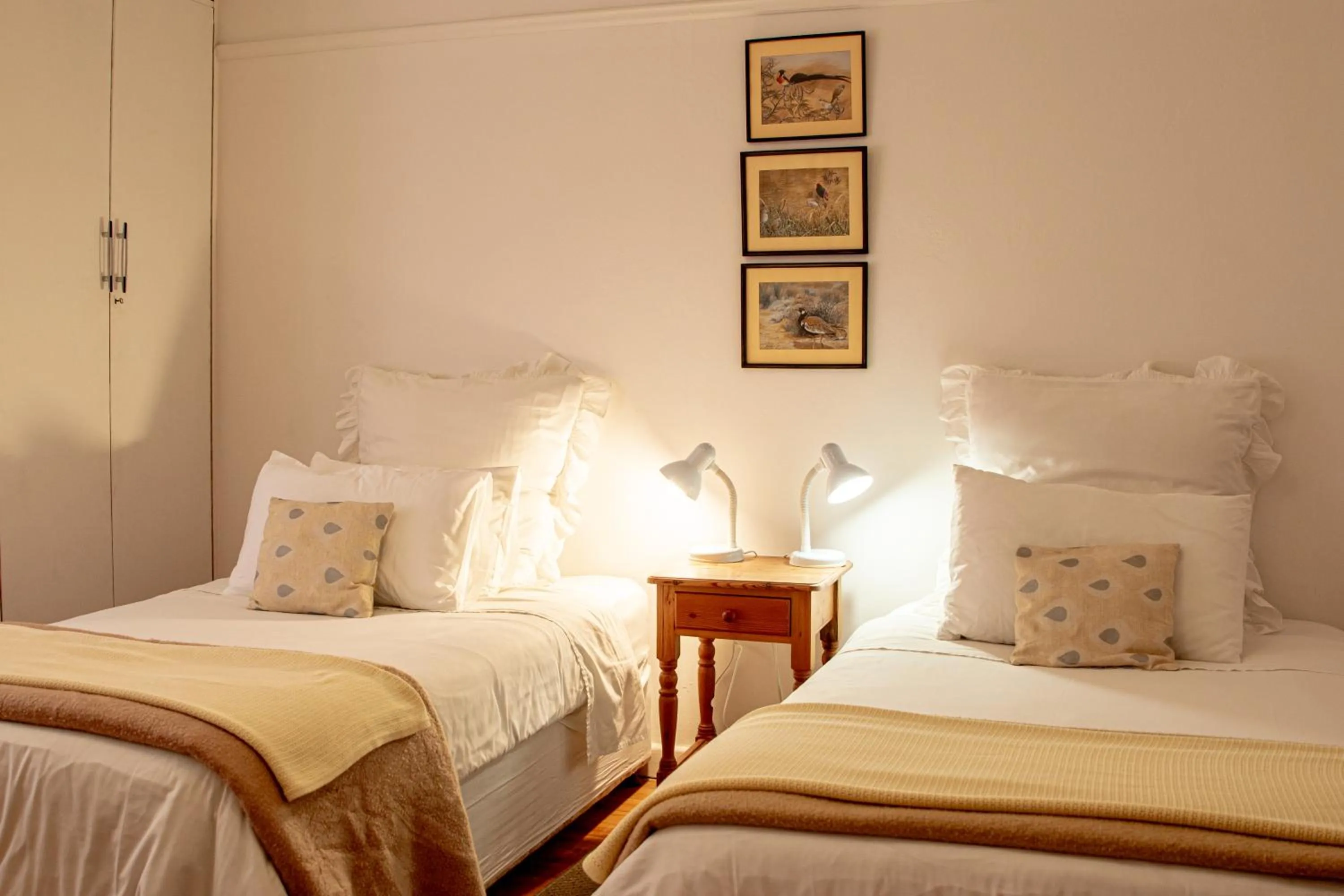 Bed in 4 Rothman Street B&B