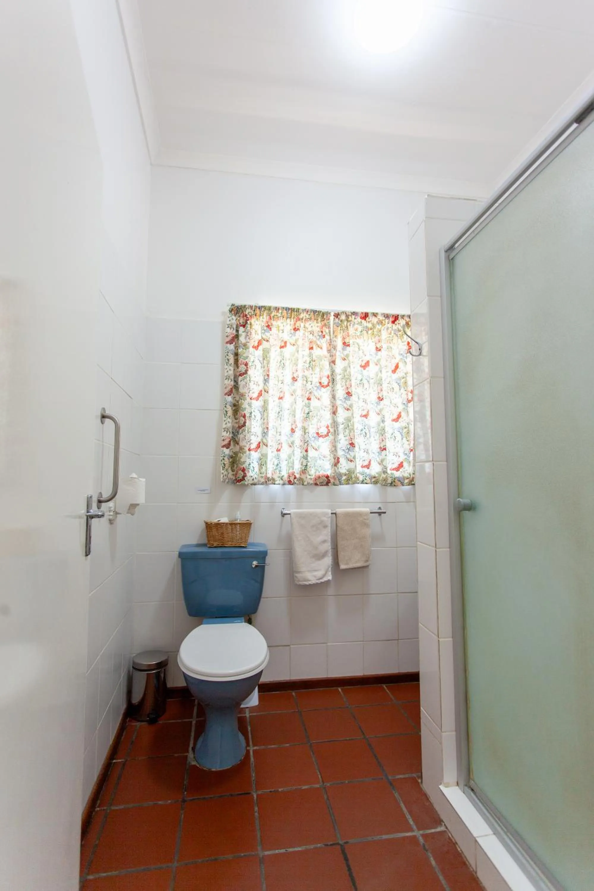 Shower in 4 Rothman Street B&B